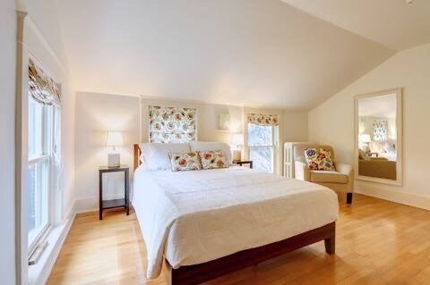 Geneva, New York, 14456, United States, 6 Bedrooms Bedrooms, ,4 BathroomsBathrooms,Residential,For Sale,1901730