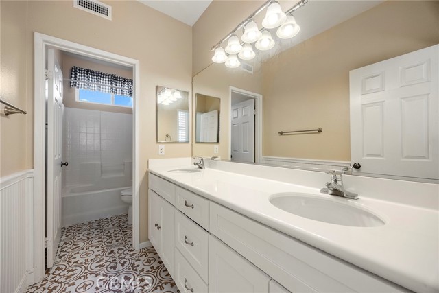 Eastvale, California, 92880, United States, 4 Bedrooms Bedrooms, ,2 BathroomsBathrooms,Residential,For Sale,1987341