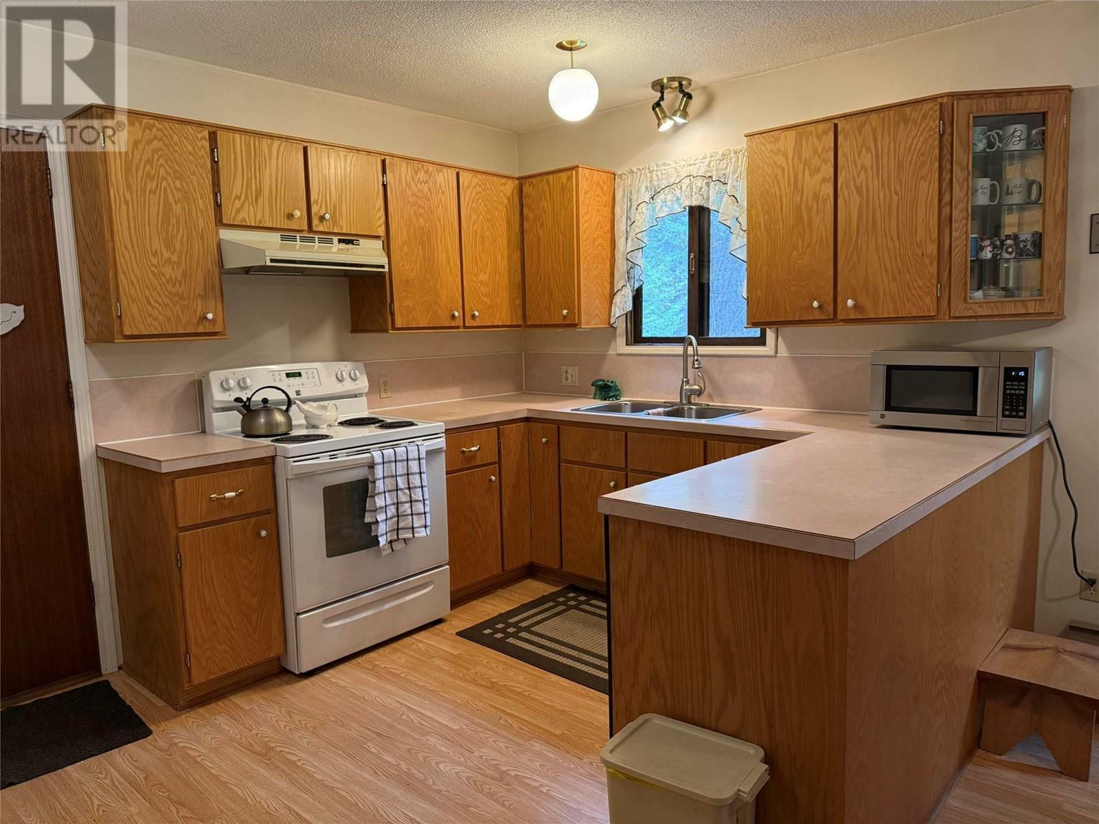 WINLAW, British Columbia, V0G 2J0, CA, 4 Bedrooms Bedrooms, ,1 BathroomBathrooms,Residential,For Sale,1837554