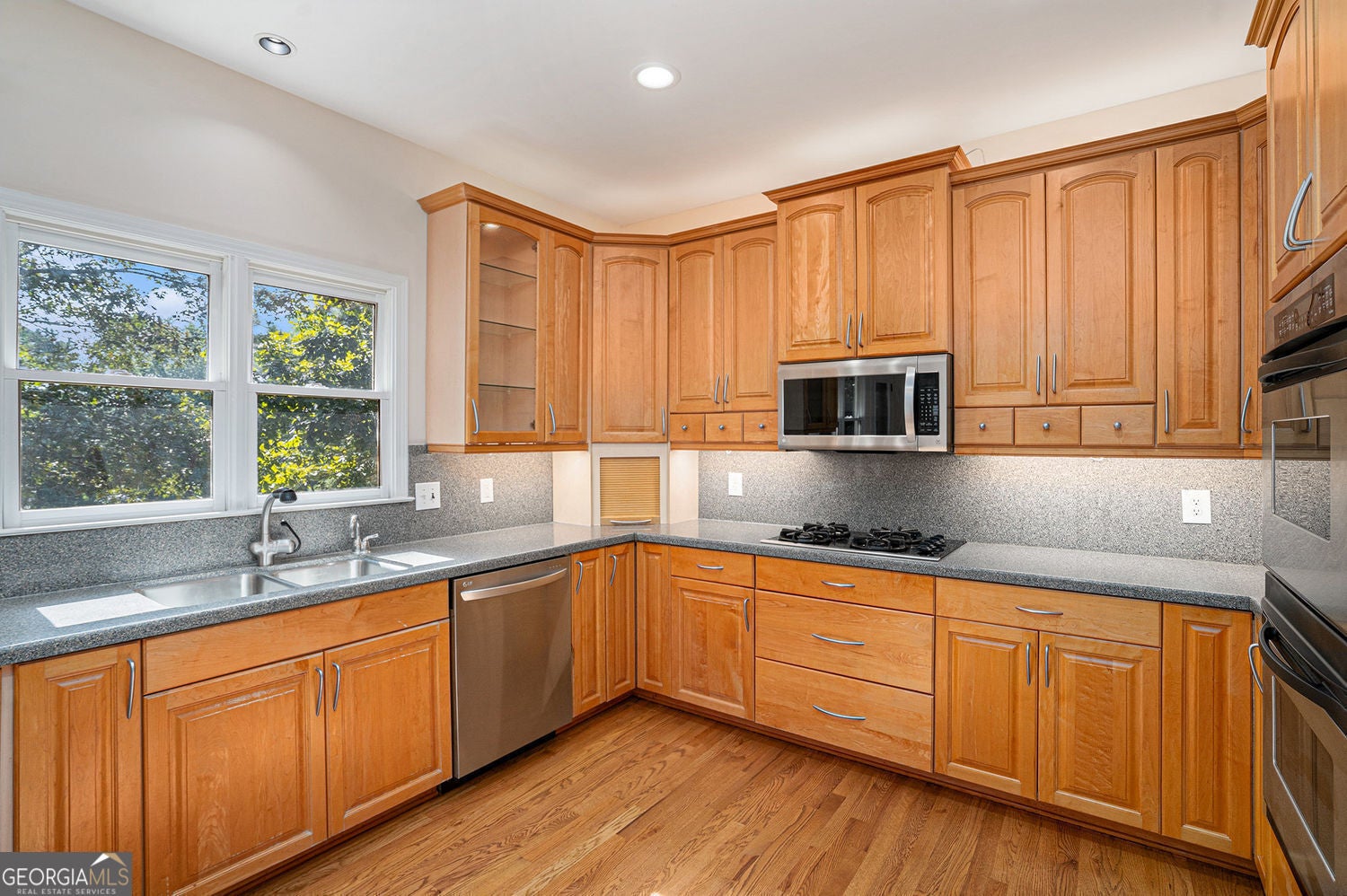 Canton, Georgia, 30114, United States, 5 Bedrooms Bedrooms, ,4 BathroomsBathrooms,Residential,For Sale,1952013