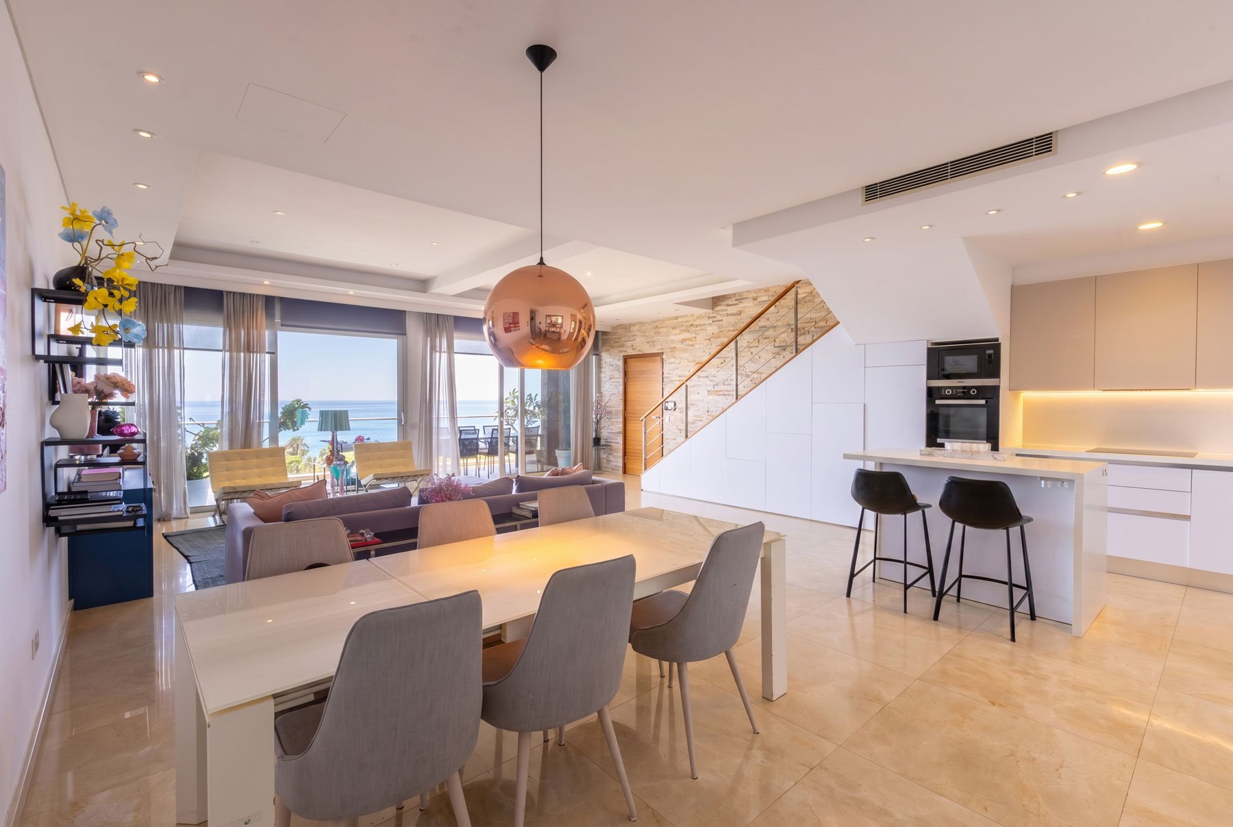  Beachfront 3-Bedroom Penthouse with Private Rooftop Terrace in Limassol - 物件實景