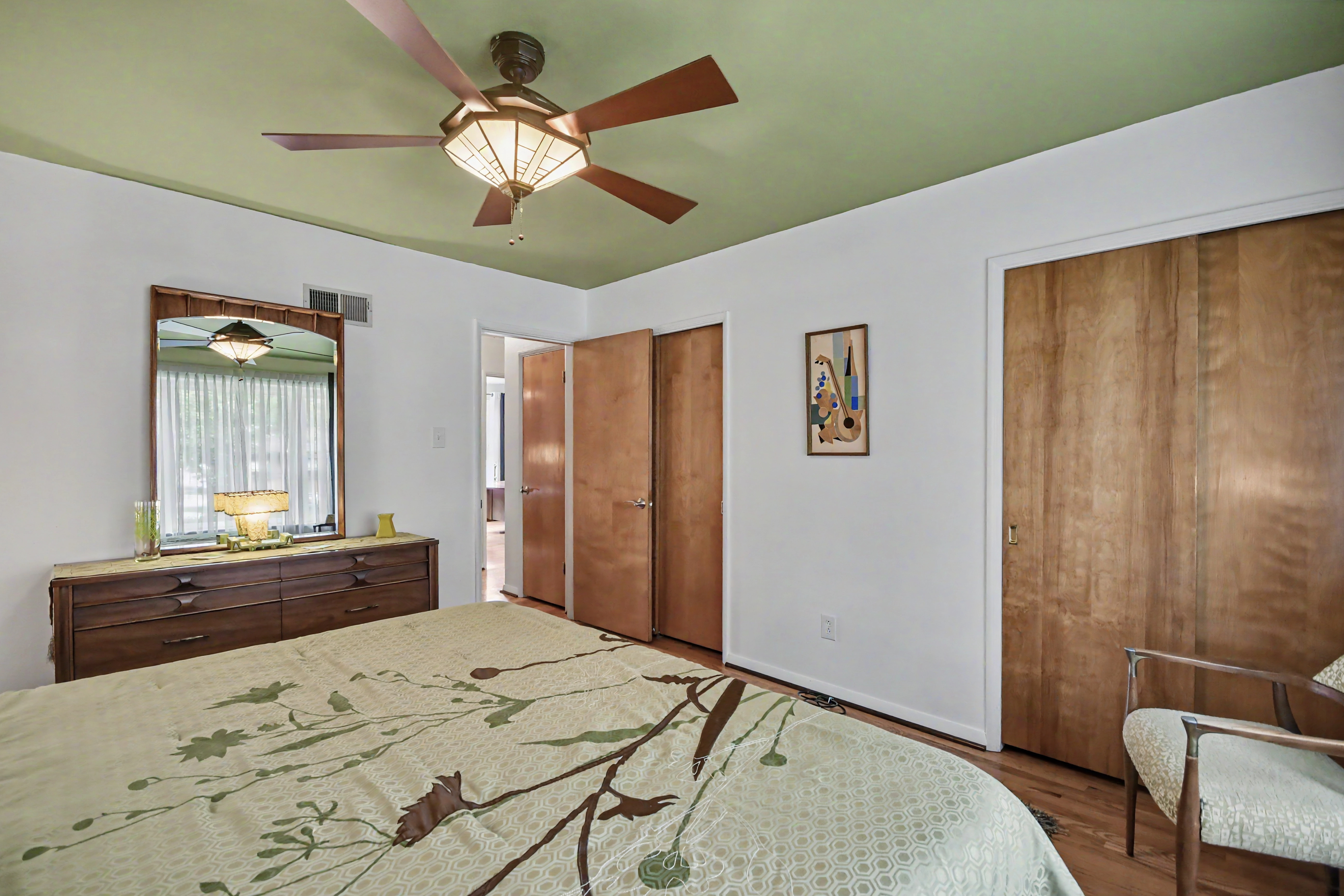  You’ll fall in love with this charming midcentury ranch. - 物件實景