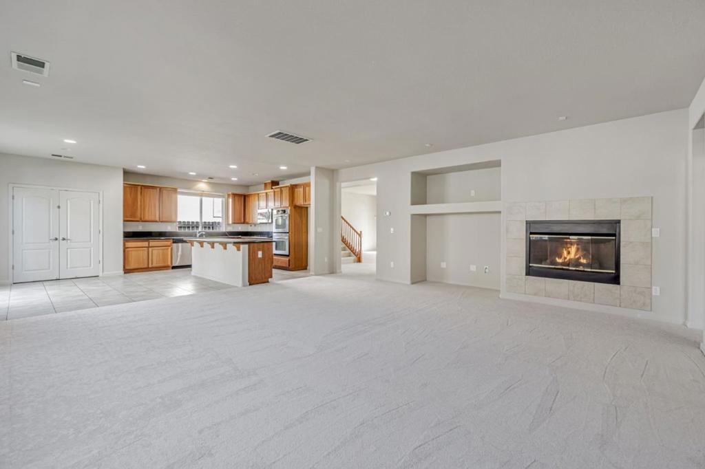 Pittsburg, California, 94565, United States, 6 Bedrooms Bedrooms, ,5 BathroomsBathrooms,Residential,For Sale,1791756