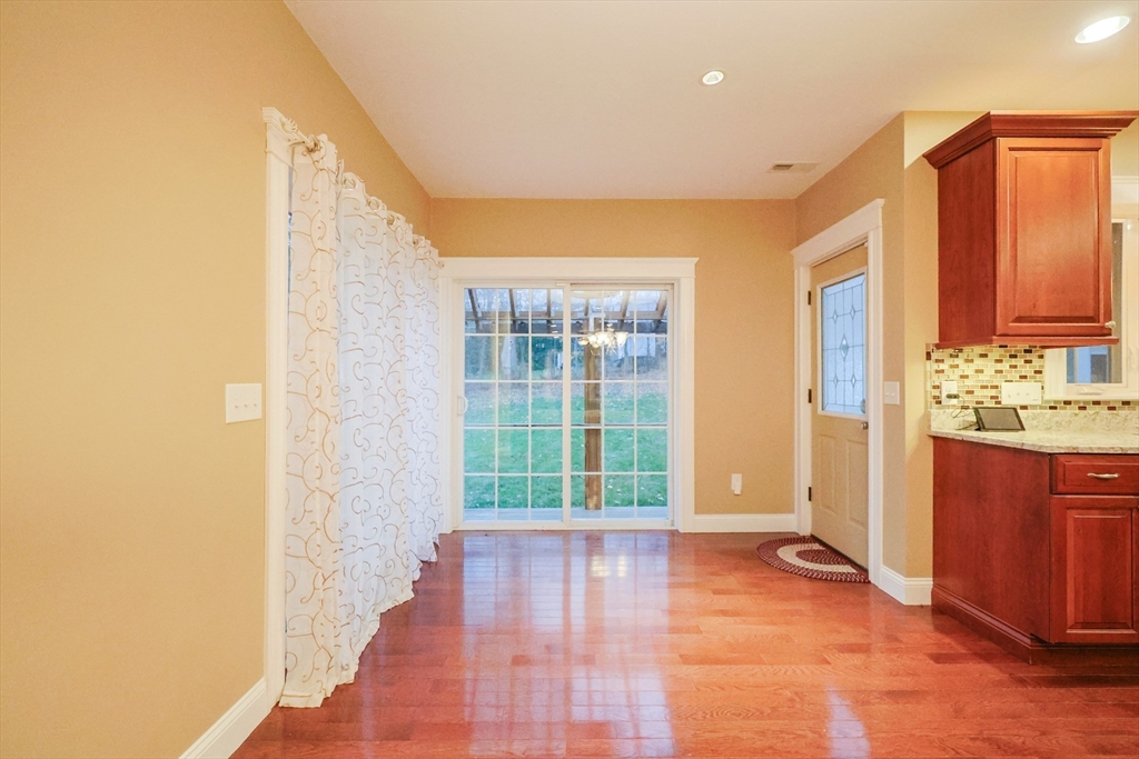 Worcester, Massachusetts, 01606, United States, 3 Bedrooms Bedrooms, ,4 BathroomsBathrooms,Residential,For Sale,1992890