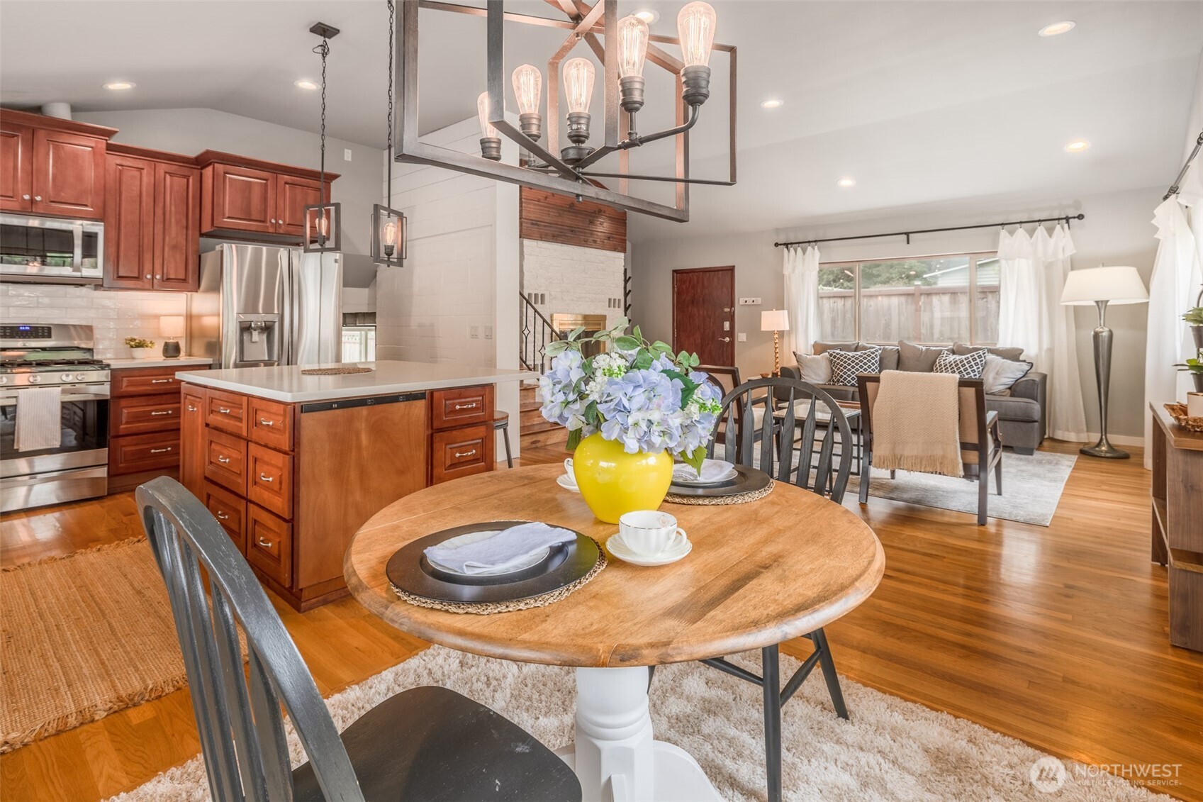 Burien, Washington, 98166, United States, 3 Bedrooms Bedrooms, ,2 BathroomsBathrooms,Residential,For Sale,1895408