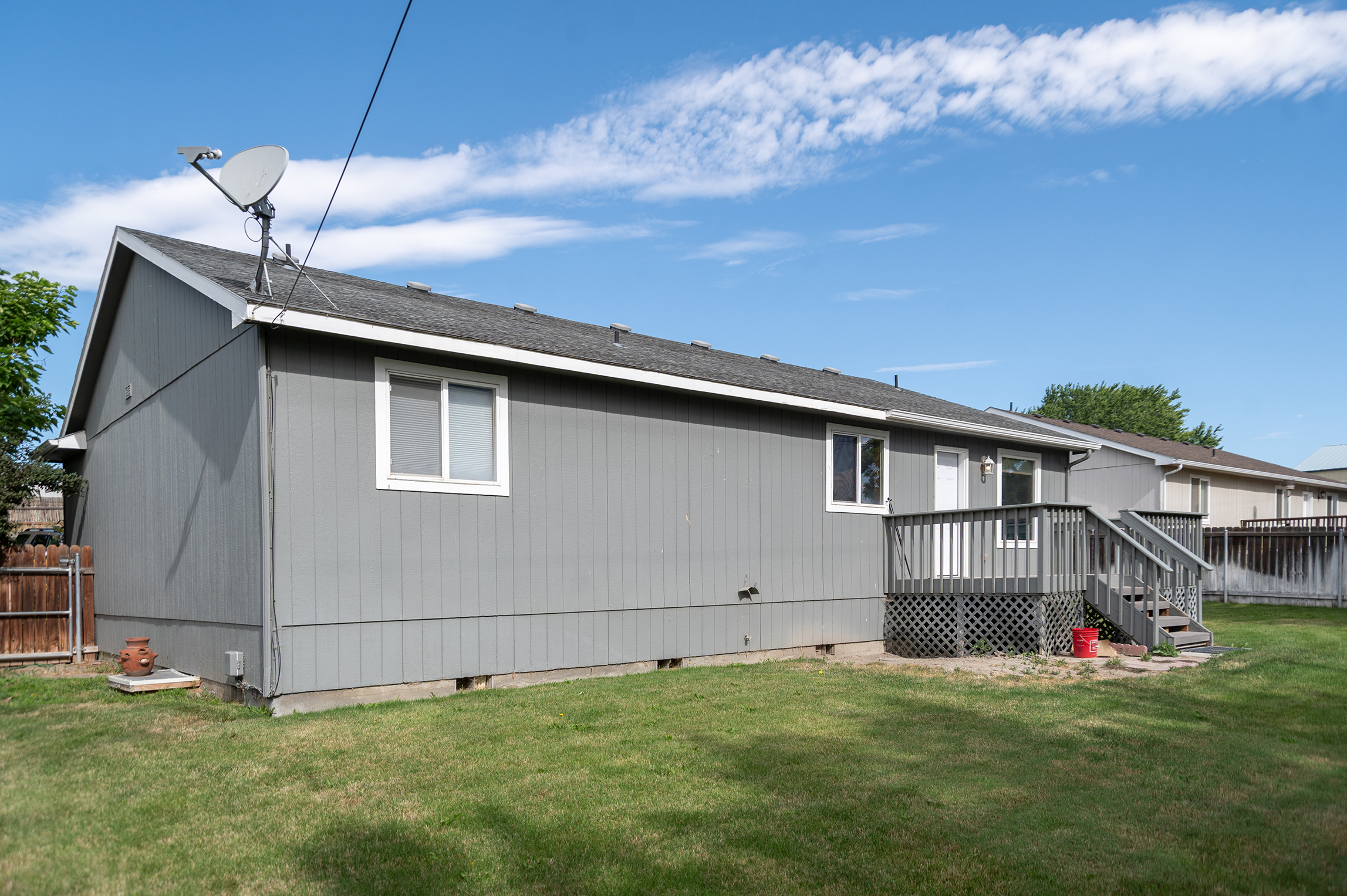  NEWLY UPDATED in Benton City - 物件實景