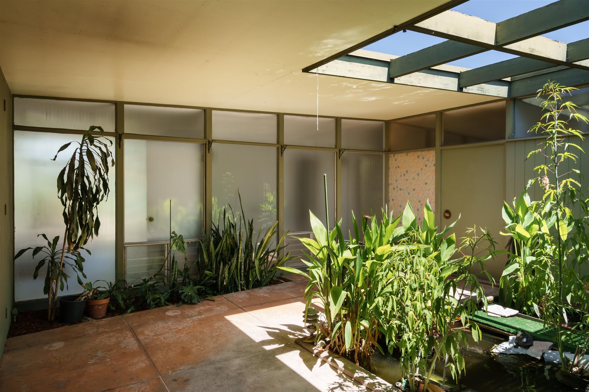  2885 Edgewick Road - 物件實景