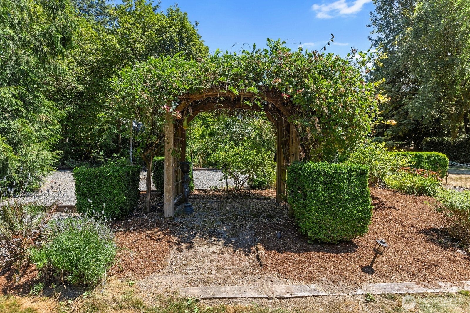 Woodinville, Washington, 98072, United States, 4 Bedrooms Bedrooms, ,2 BathroomsBathrooms,Residential,For Sale,1979397