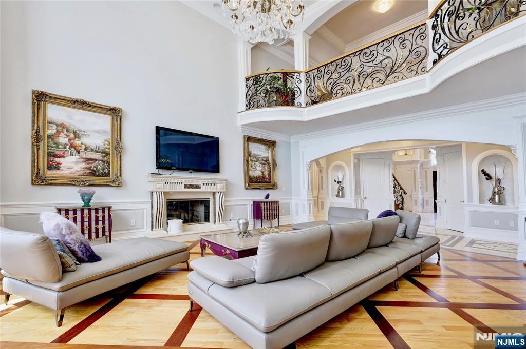 Fort Lee, New Jersey, 07024, United States, 6 Bedrooms Bedrooms, ,7 BathroomsBathrooms,Residential,For Sale,1891733