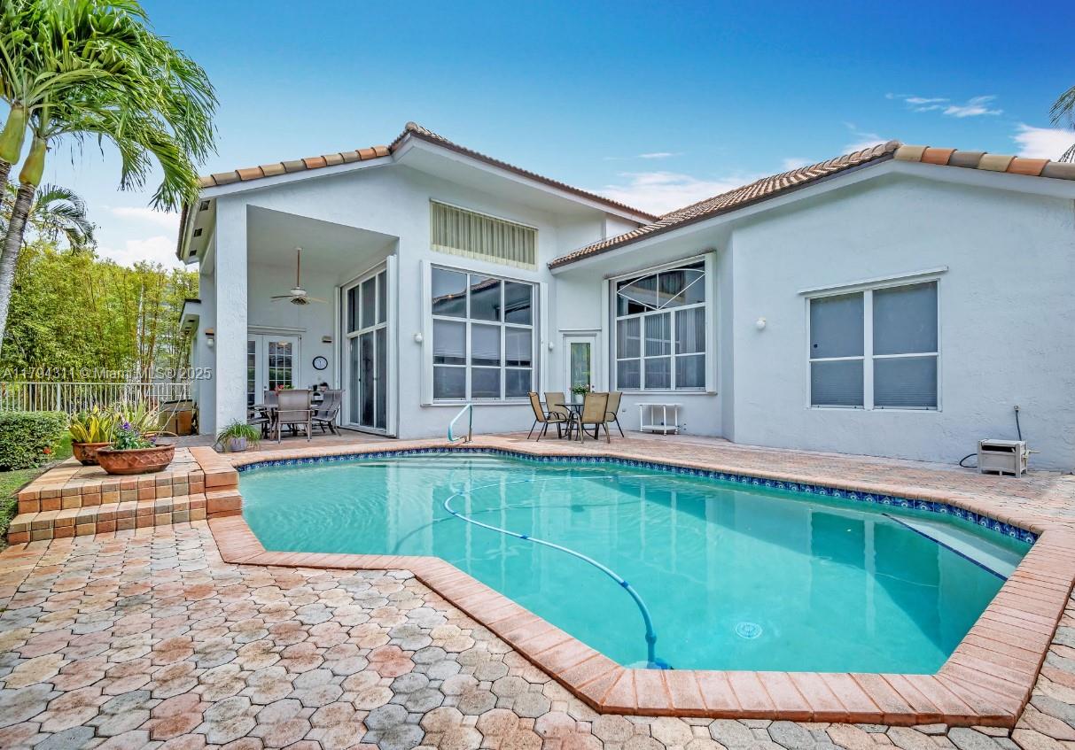 Davie, Florida, 33328, United States, 5 Bedrooms Bedrooms, ,4 BathroomsBathrooms,Residential,For Sale,1793011