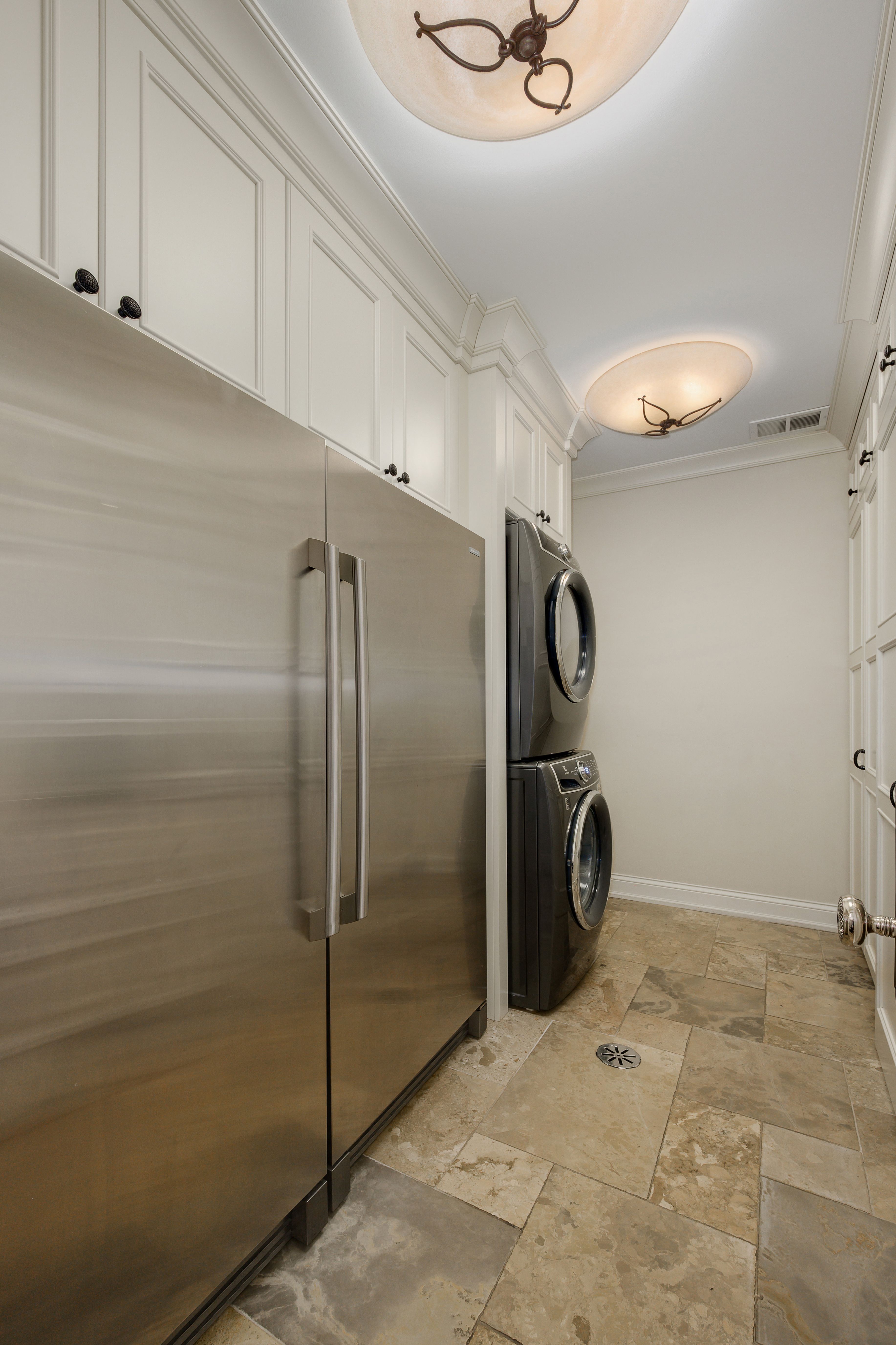  Impeccably Maintained Single-Family Residence on Lake Shore Drive - 物件實景