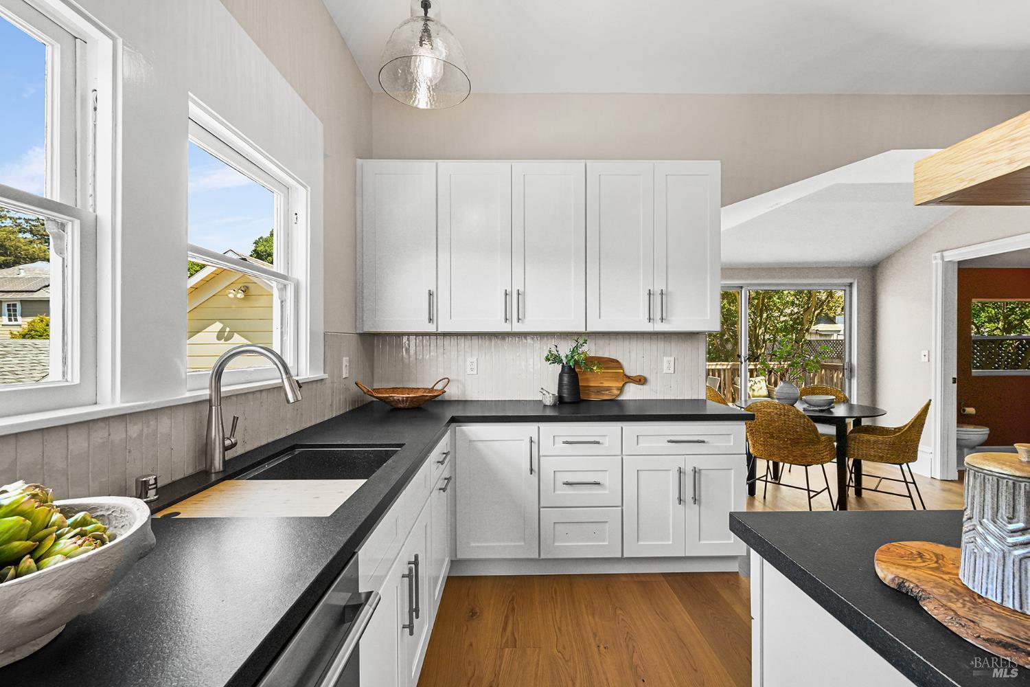 Petaluma, California, 94952, United States, 4 Bedrooms Bedrooms, ,2 BathroomsBathrooms,Residential,For Sale,2048803