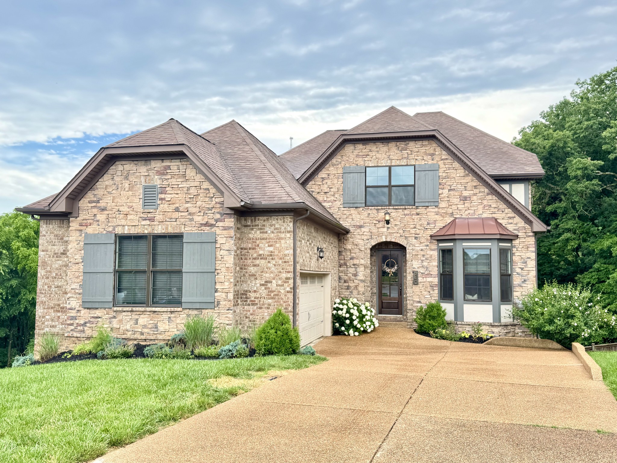 Nashville, Tennessee, 37209, United States, 4 Bedrooms Bedrooms, ,4 BathroomsBathrooms,Residential,For Sale,1827878