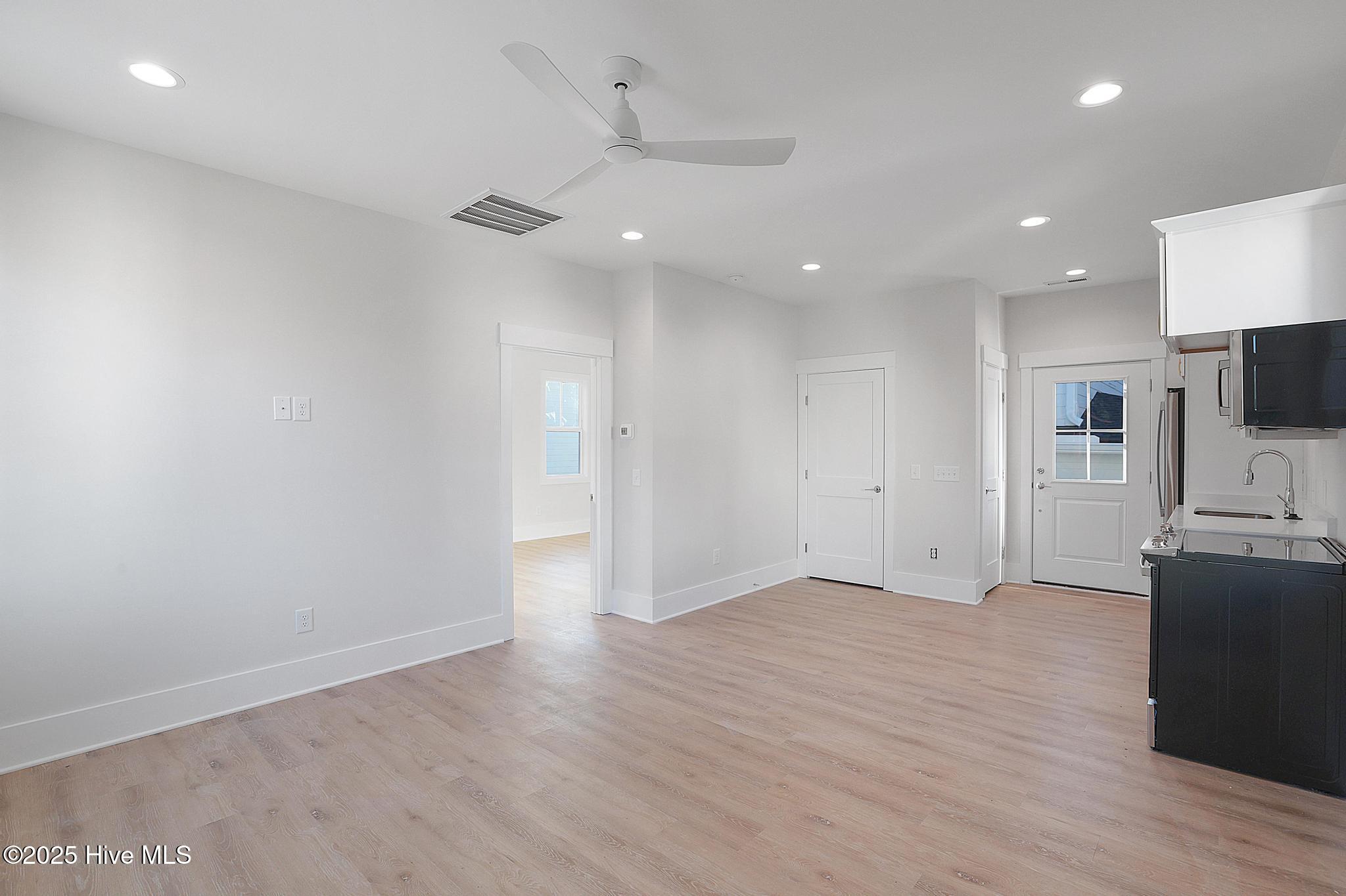 104 Pecan Avenue, Wilmington, North Carolina, 28403, United States, 5 Bedrooms Bedrooms, ,5 BathroomsBathrooms,Residential,For Sale,104 Pecan Avenue,1554082