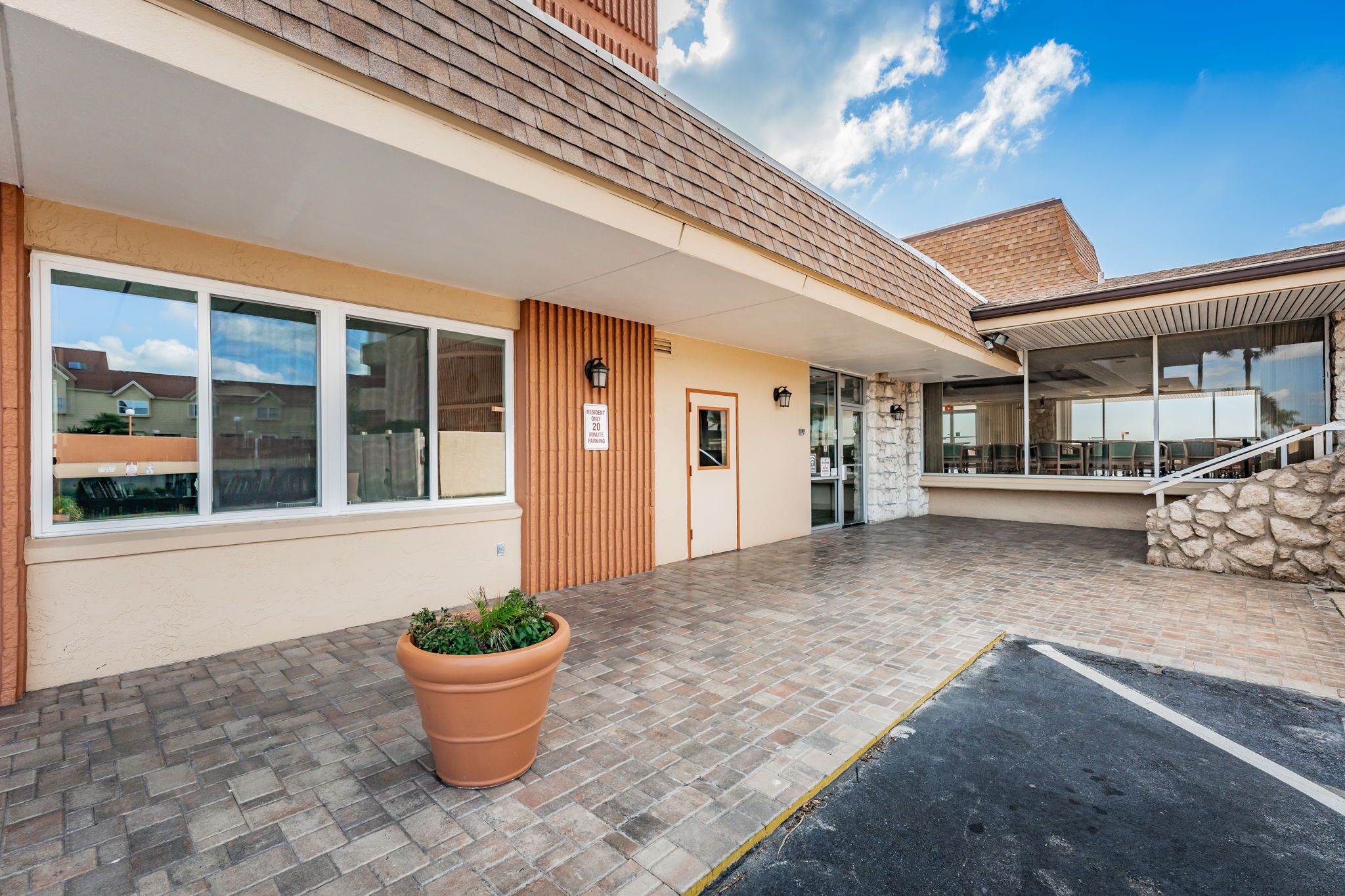 Redington Shores, Florida, 33708, United States, 2 Bedrooms Bedrooms, ,2 BathroomsBathrooms,Residential,For Sale,2013102