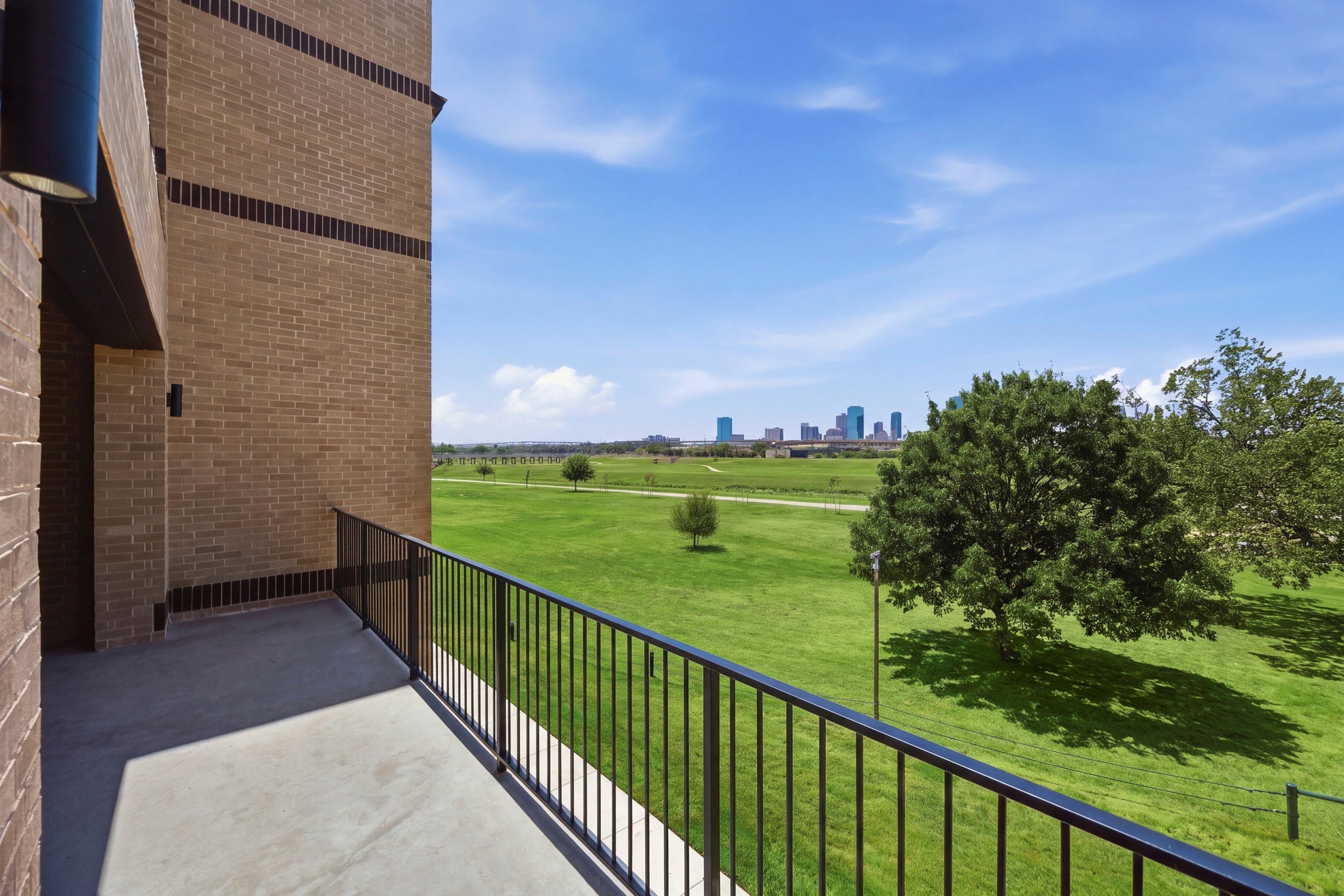  400 Vista Buena Trail, Fort Worth, TX, 76111 - 物件實景