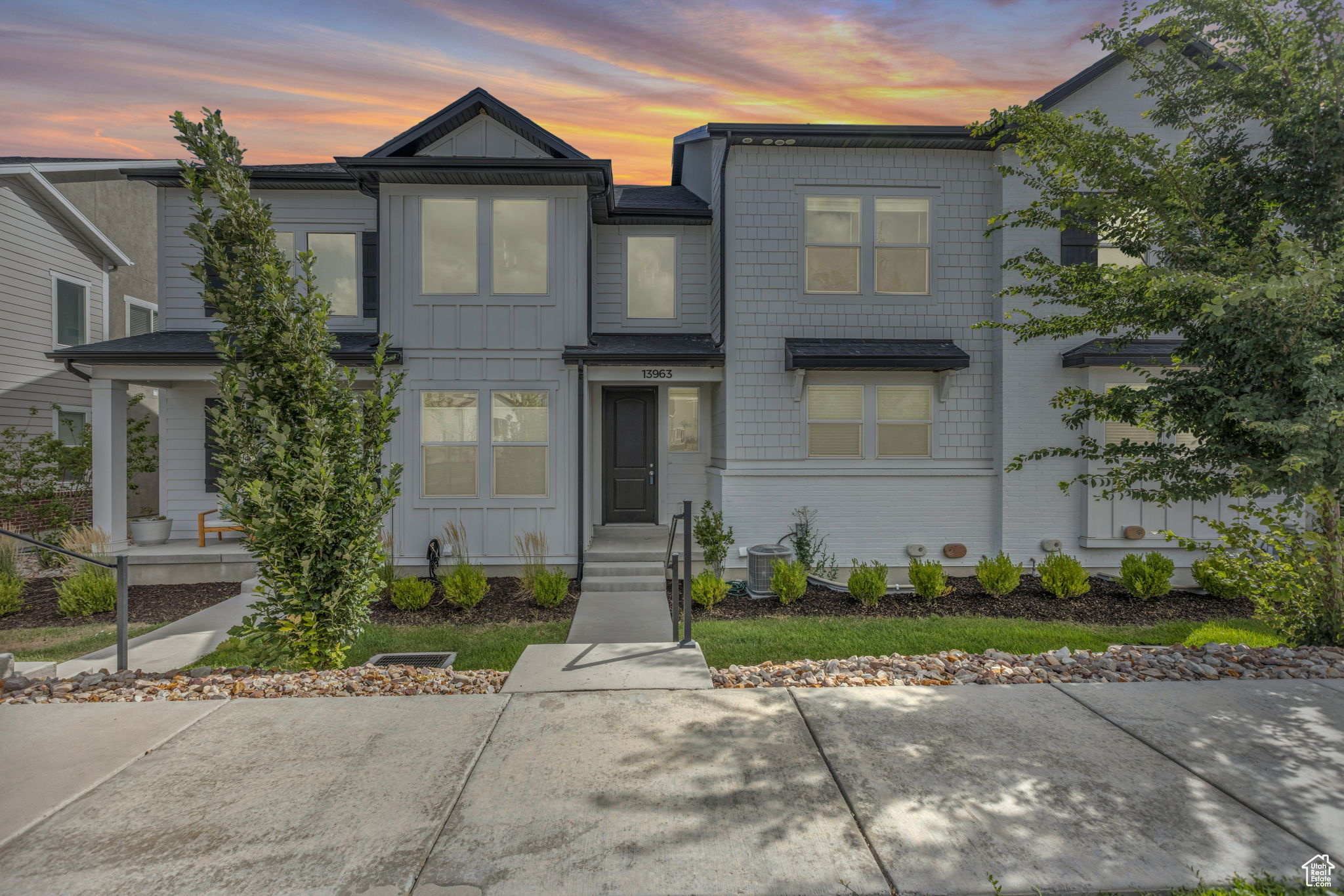 Herriman, Utah, 84096, United States, 4 Bedrooms Bedrooms, ,4 BathroomsBathrooms,Residential,For Sale,1907330
