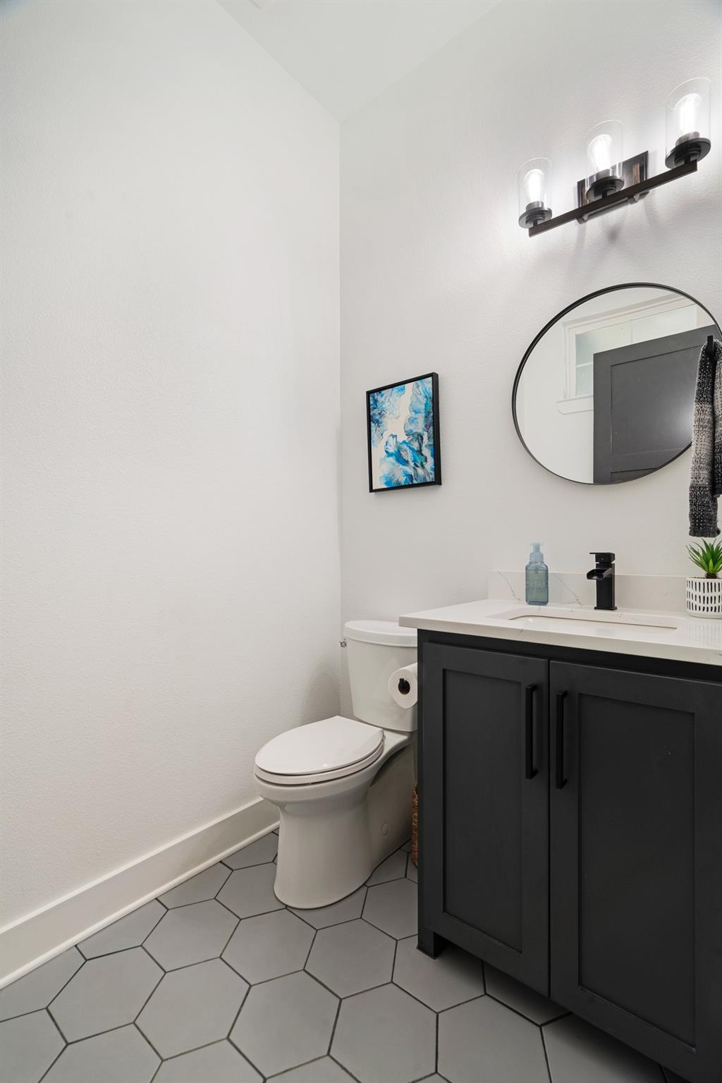 Paris, Texas, 75462, United States, 6 Bedrooms Bedrooms, ,5 BathroomsBathrooms,Residential,For Sale,1982546