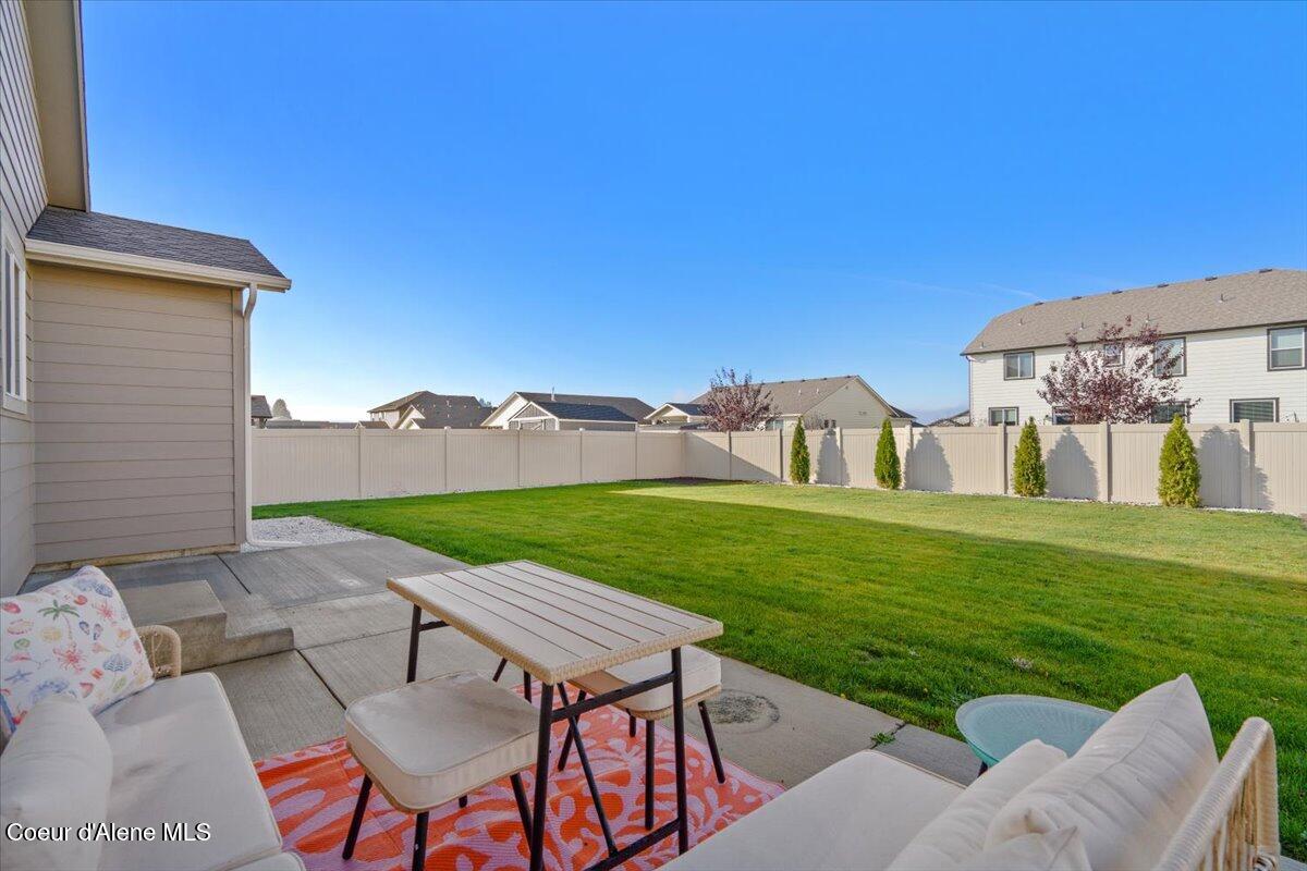 Hayden, Idaho, 83835, United States, 3 Bedrooms Bedrooms, ,2 BathroomsBathrooms,Residential,For Sale,1990456