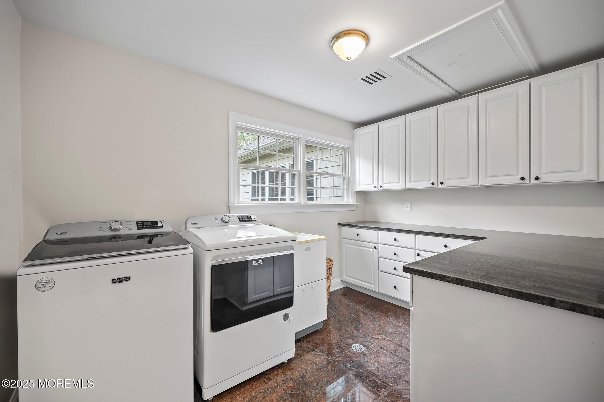 Millstone, New Jersey, 07726, United States, 5 Bedrooms Bedrooms, ,4 BathroomsBathrooms,Residential,For Sale,1804115