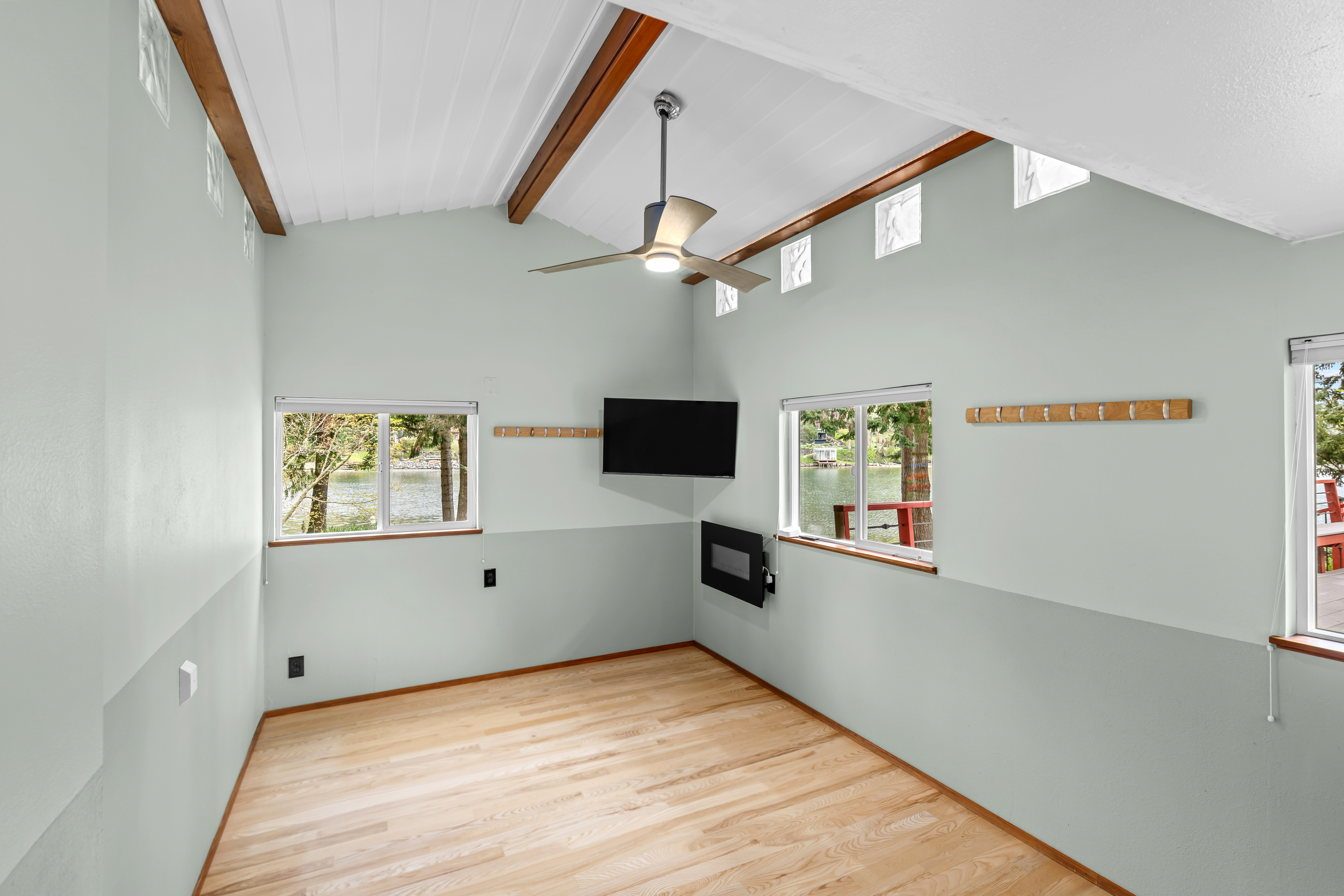  6810 NE Wood Bay Lane, Poulsbo, WA 98370 - 物件實景