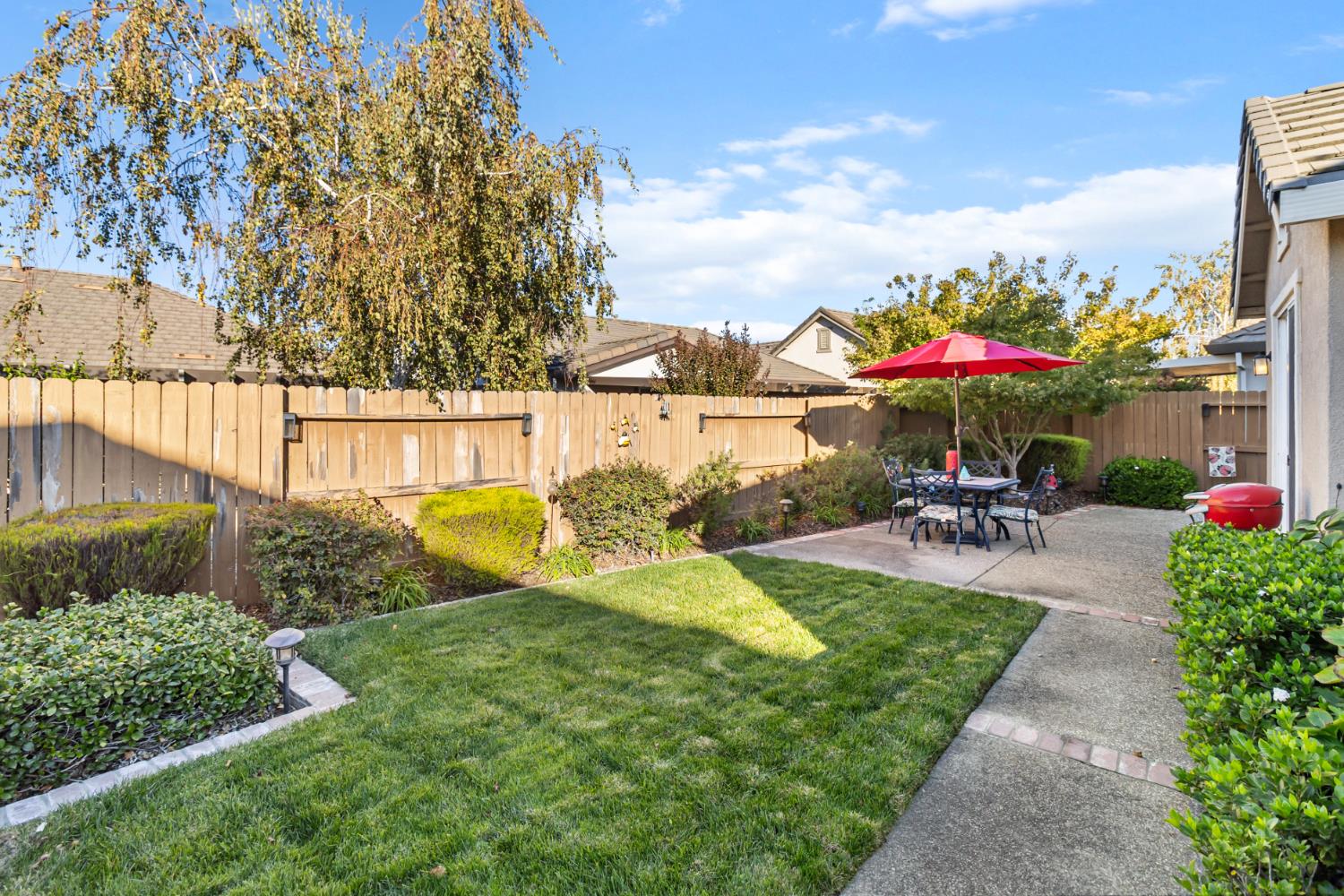 Elk Grove, California, 95757, United States, 2 Bedrooms Bedrooms, ,2 BathroomsBathrooms,Residential,For Sale,1989569