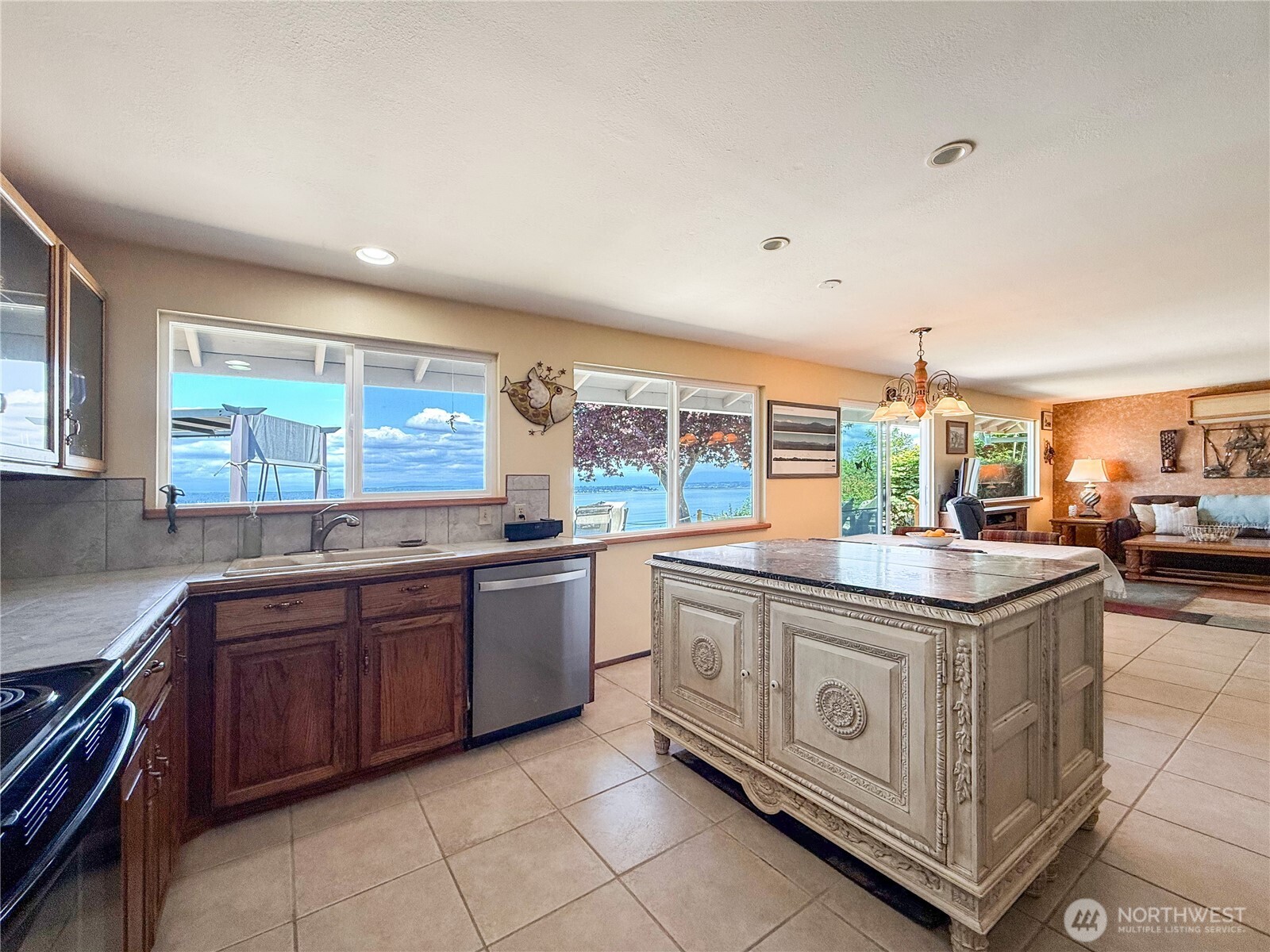 Hat Island, Washington, 98206, United States, 2 Bedrooms Bedrooms, ,1 BathroomBathrooms,Residential,For Sale,2006493