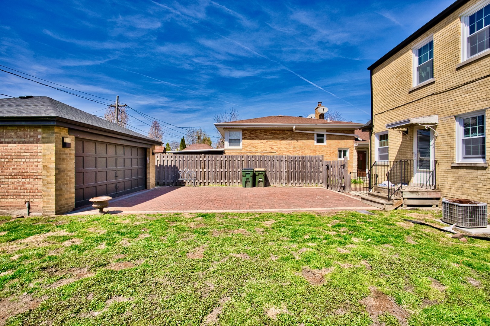 Lincolnwood, Illinois, 60712, United States, 3 Bedrooms Bedrooms, ,2 BathroomsBathrooms,Residential,For Sale,1863685