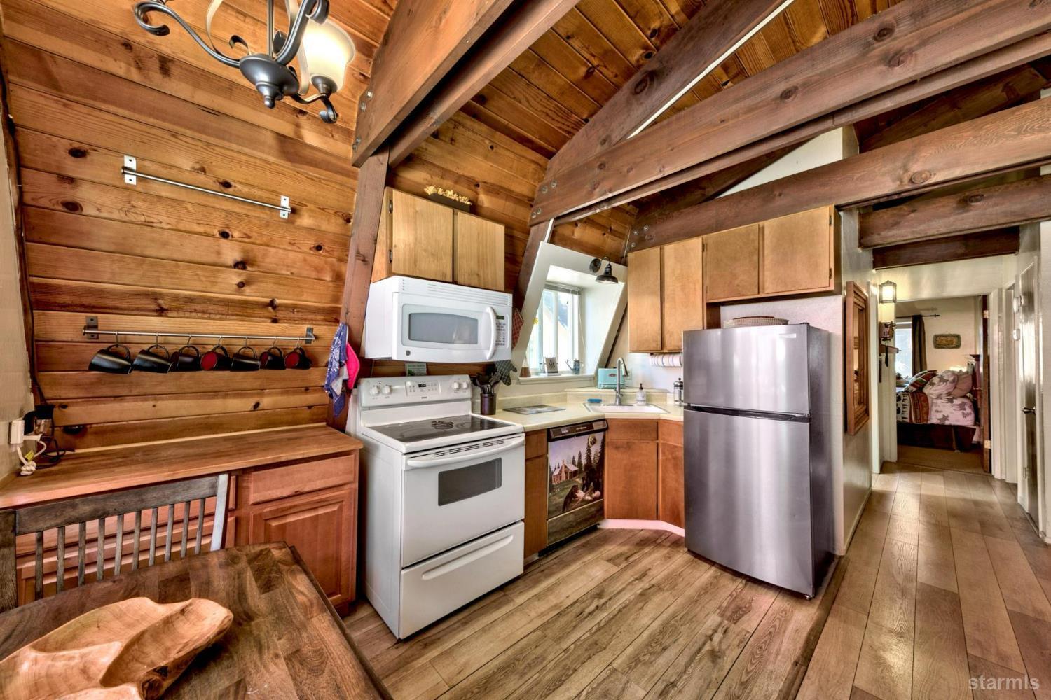 South Lake Tahoe, California, 96150, United States, 2 Bedrooms Bedrooms, ,1 BathroomBathrooms,Residential,For Sale,2000402