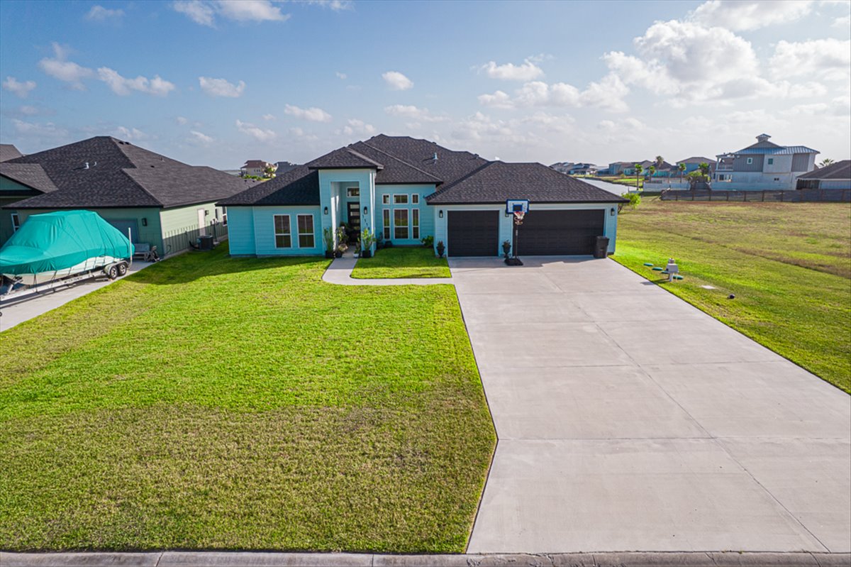 Rockport, Texas, 78382, United States, 5 Bedrooms Bedrooms, ,4 BathroomsBathrooms,Residential,For Sale,1906420