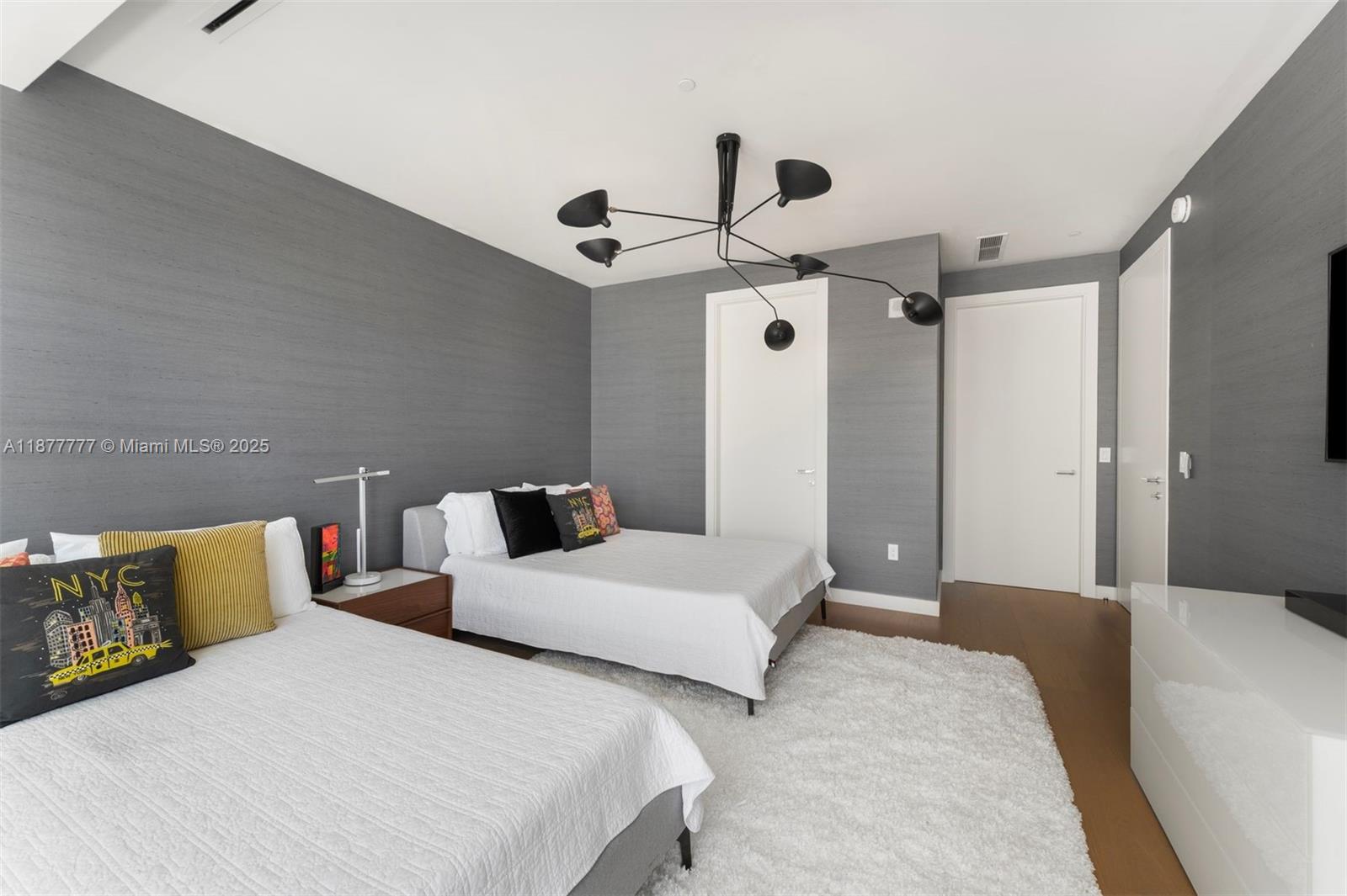 Miami Beach, Florida, 33140, United States, 4 Bedrooms Bedrooms, ,5 BathroomsBathrooms,Residential,For Sale,1948175