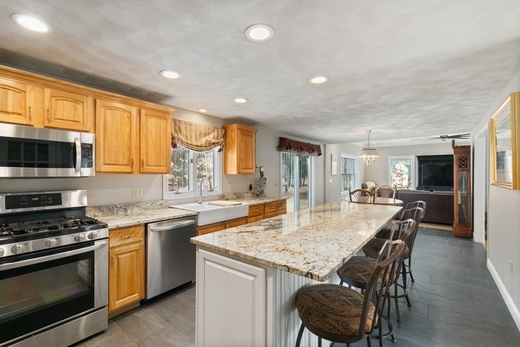 Merrimac, Massachusetts, 01860, United States, 3 Bedrooms Bedrooms, ,3 BathroomsBathrooms,Residential,For Sale,1983762