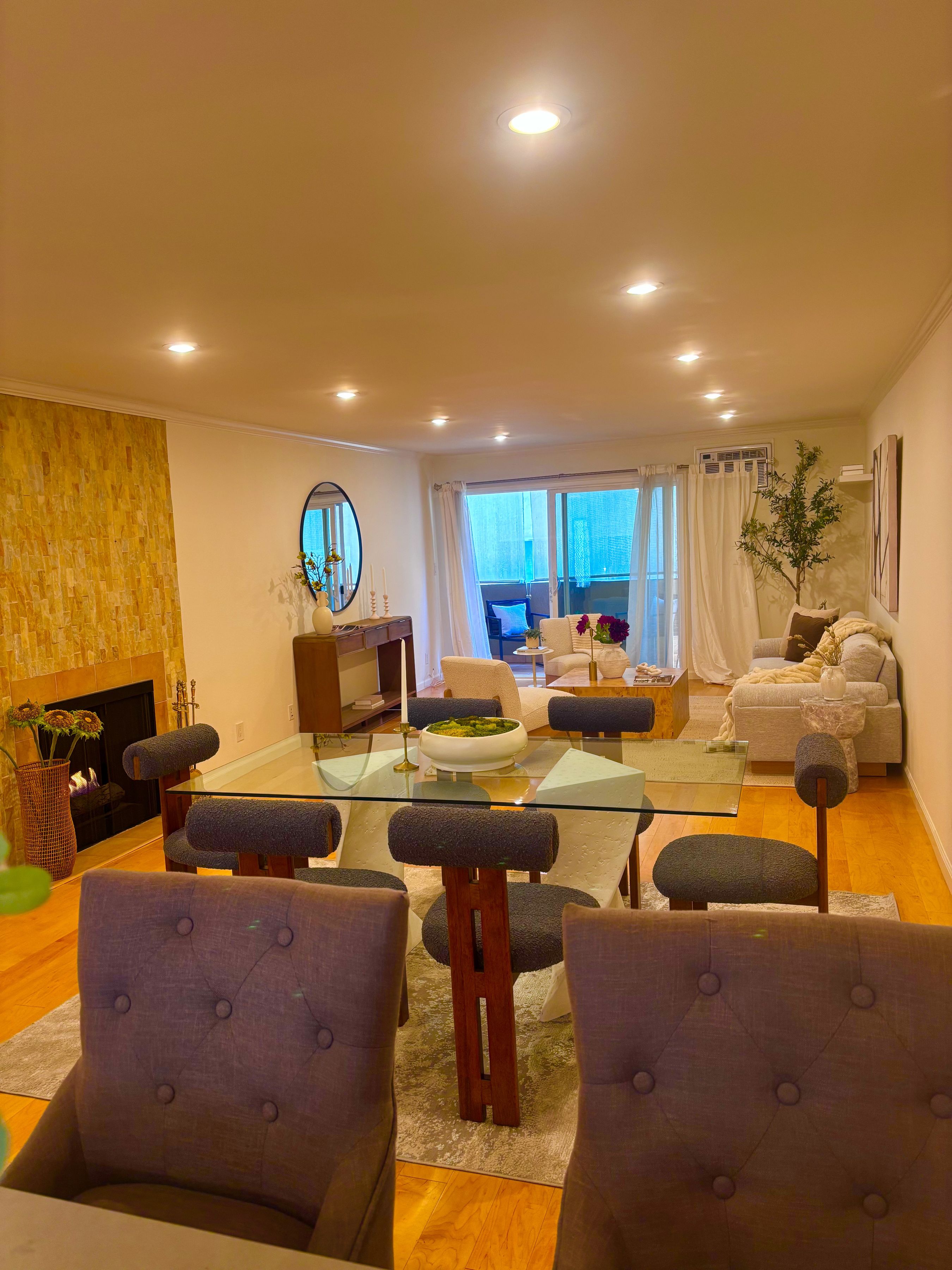  2320 S Bentley Ave - 物件實景
