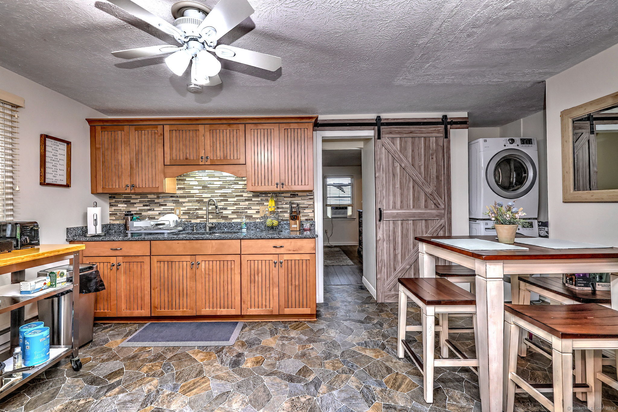 West Haven, Connecticut, 06516, United States, 3 Bedrooms Bedrooms, ,2 BathroomsBathrooms,Residential,For Sale,1925877