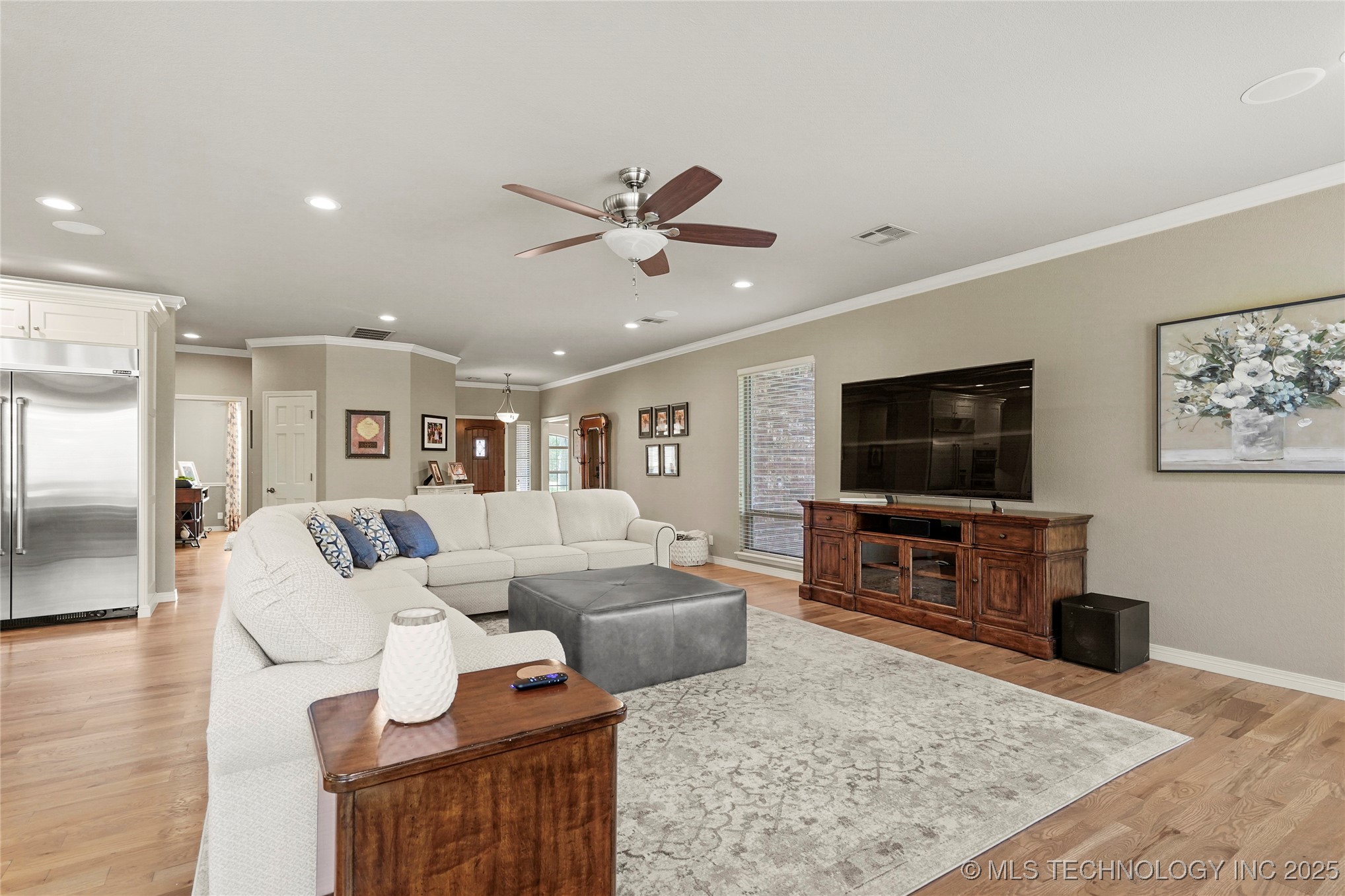 Catoosa, Oklahoma, 74015, United States, 3 Bedrooms Bedrooms, ,3 BathroomsBathrooms,Residential,For Sale,1987944