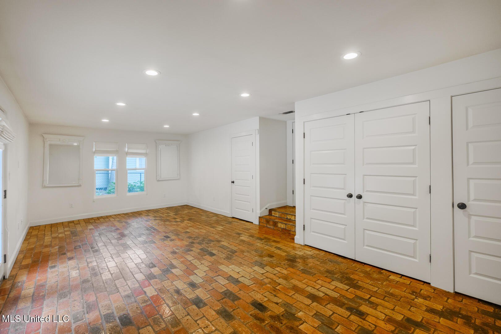 Gulfport, Mississippi, 39501, United States, 3 Bedrooms Bedrooms, ,2 BathroomsBathrooms,Residential,For Sale,1869770