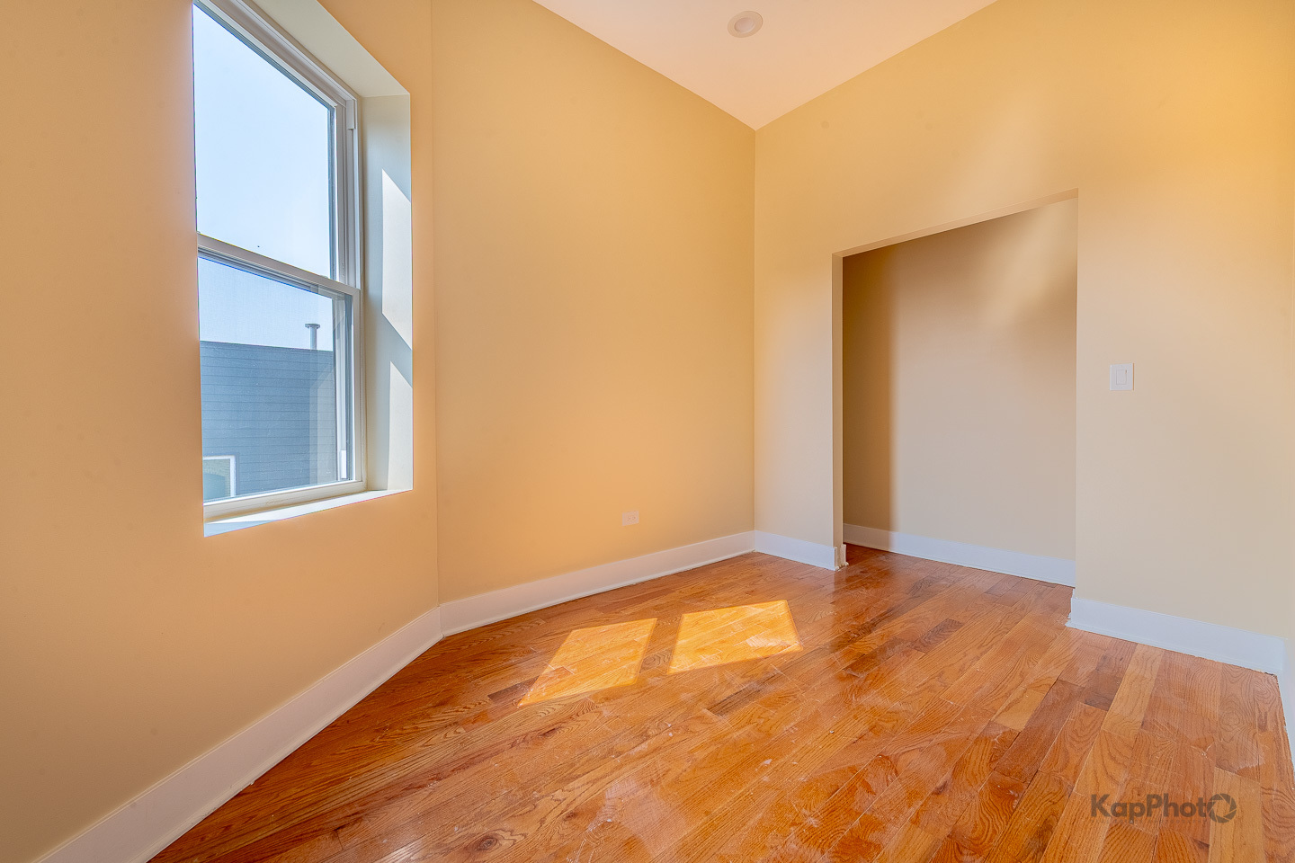 Chicago, Illinois, 60624, United States, 9 Bedrooms Bedrooms, ,Residential,For Sale,1979819