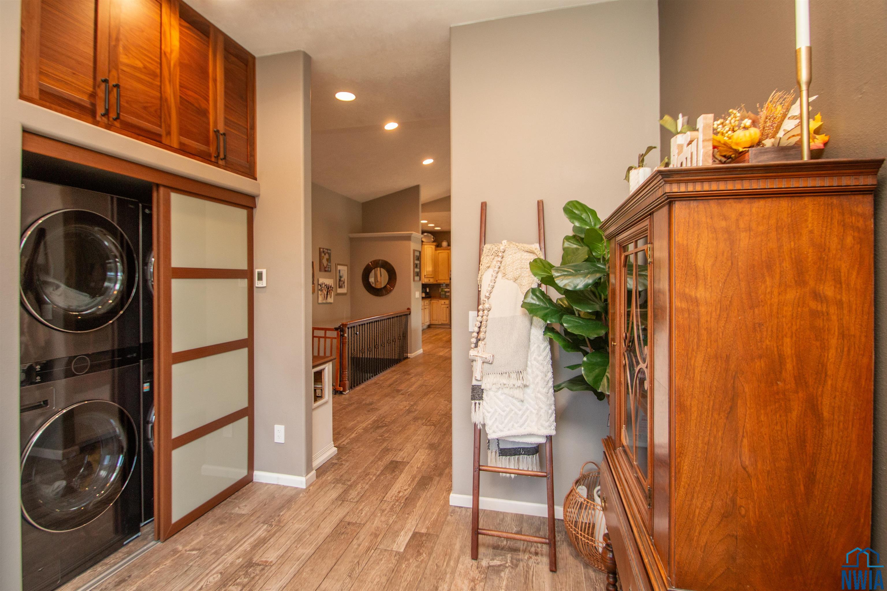 Sioux City, Iowa, 51106, United States, 5 Bedrooms Bedrooms, ,7 BathroomsBathrooms,Residential,For Sale,1976174