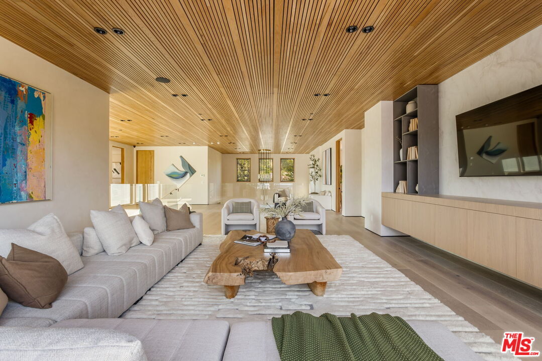 Los Angeles, California, 90024, United States, 8 Bedrooms Bedrooms, ,9 BathroomsBathrooms,Residential,For Sale,1907204