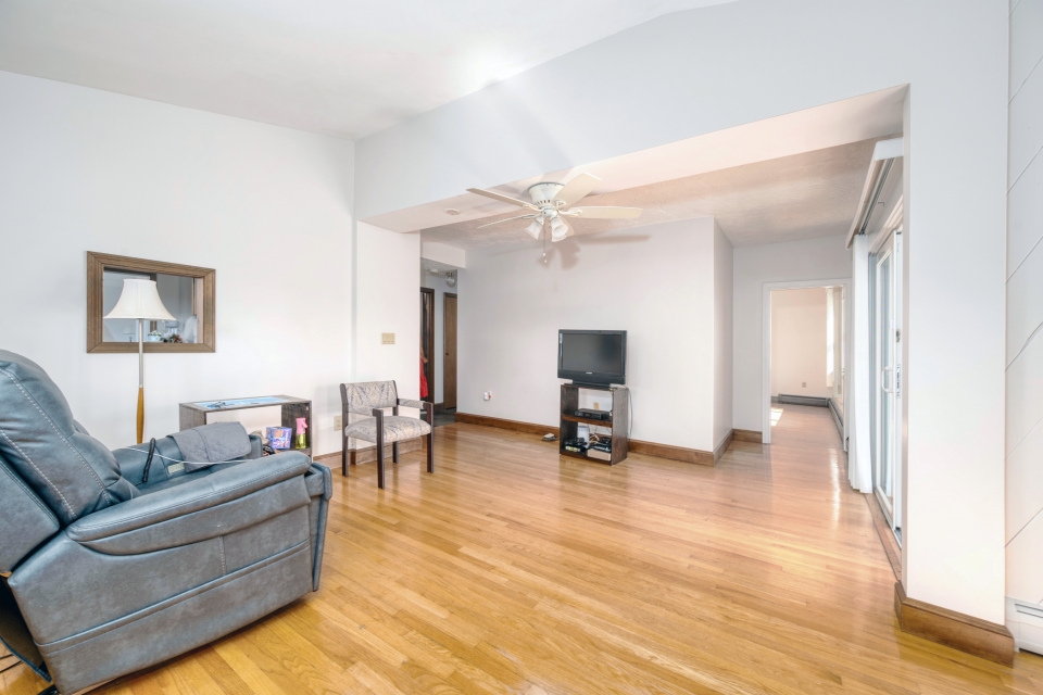 Hull, Massachusetts, 02045, United States, 6 Bedrooms Bedrooms, ,3 BathroomsBathrooms,Residential,For Sale,1978690