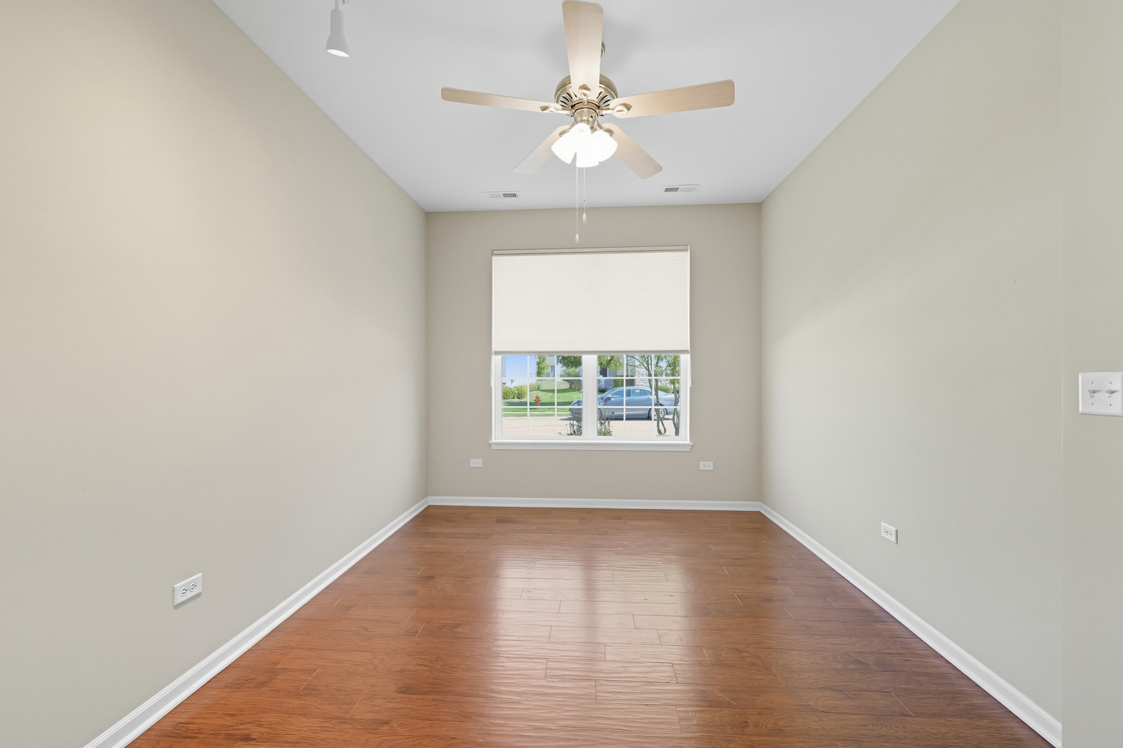 Naperville, Illinois, 60564, United States, 2 Bedrooms Bedrooms, ,2 BathroomsBathrooms,Residential,For Sale,1986332