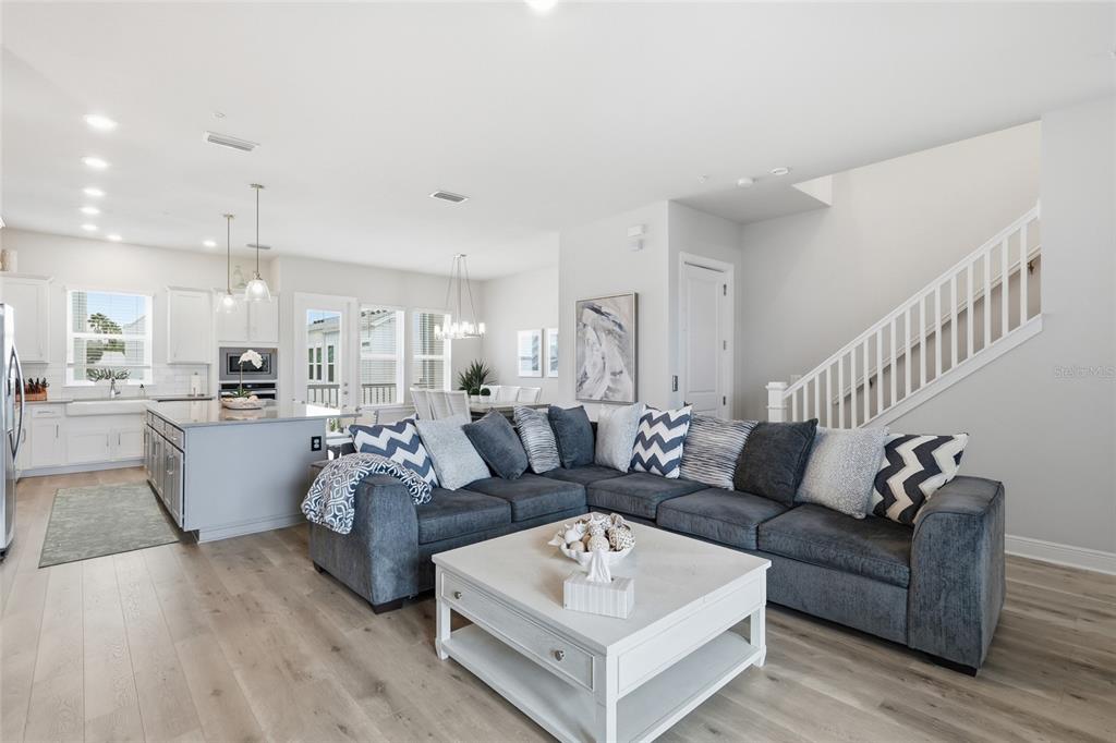 Sarasota, Florida, 34237, United States, 3 Bedrooms Bedrooms, ,4 BathroomsBathrooms,Residential,For Sale,1989213