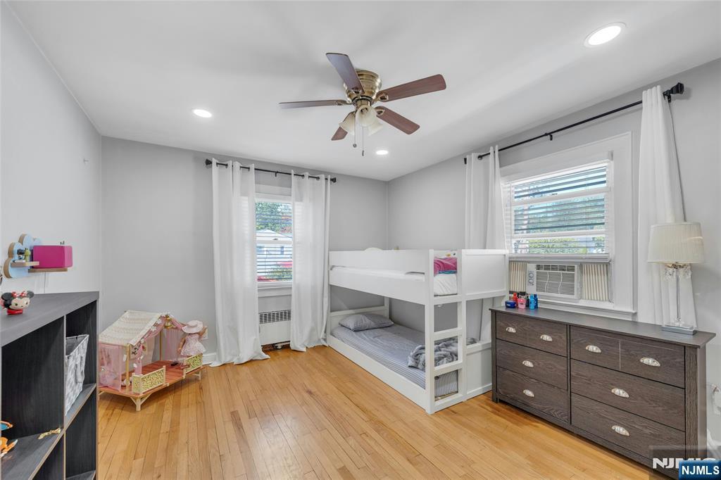 New Milford, New Jersey, 07646, United States, 2 Bedrooms Bedrooms, ,2 BathroomsBathrooms,Residential,For Sale,1948003