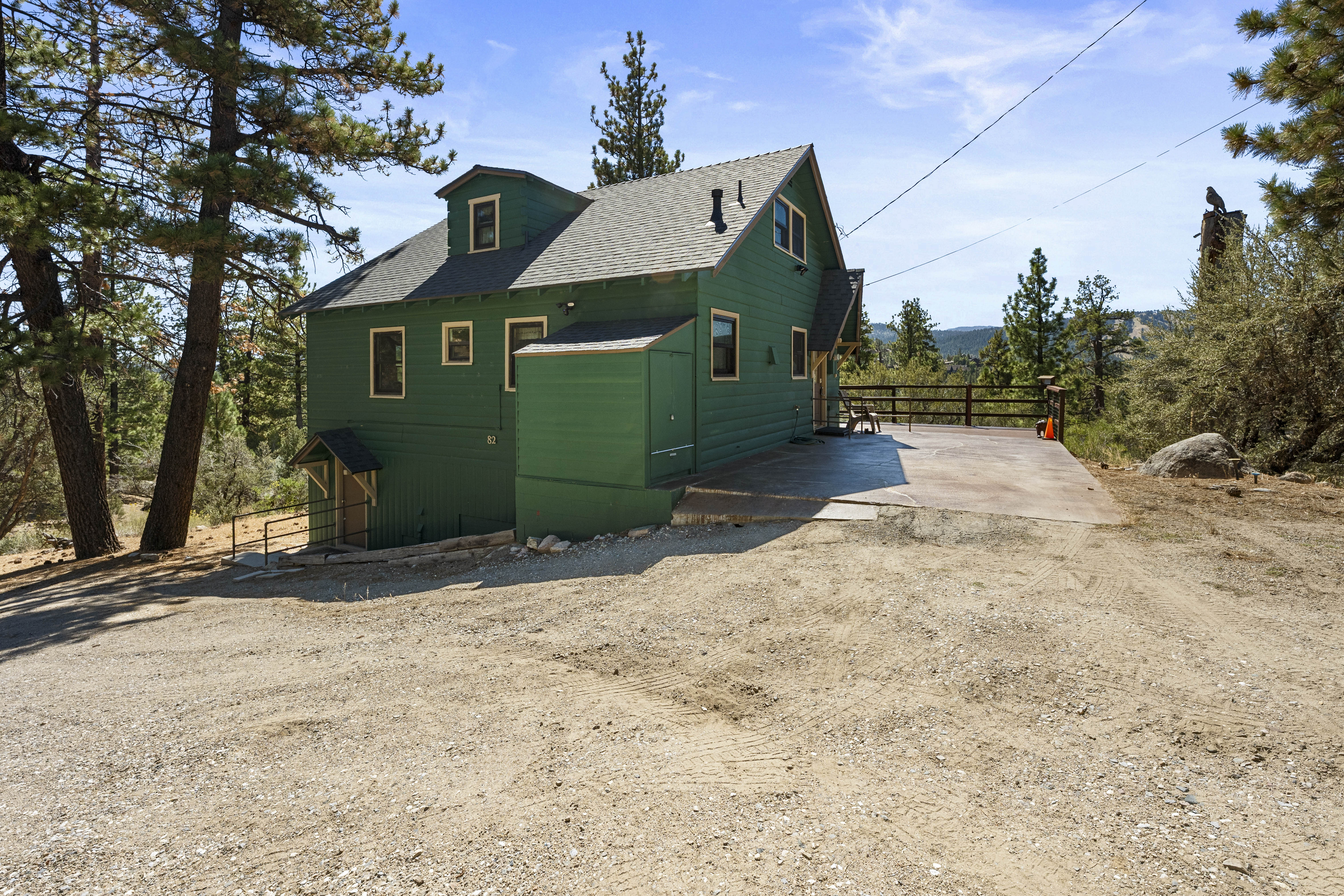  82 Lakeview Lane, Fawnskin, CA 92333 - 物件實景