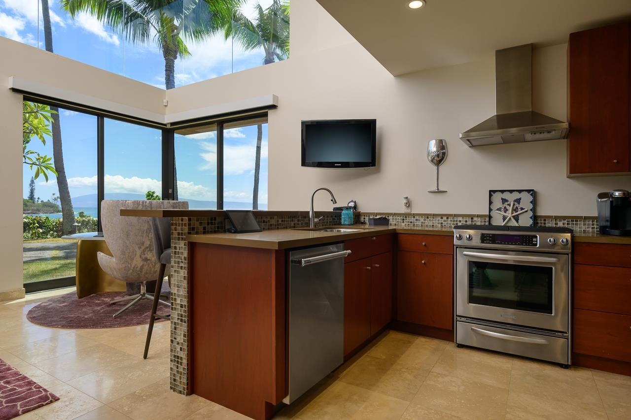 Lahaina, Hawaii, 96761, United States, 7 Bedrooms Bedrooms, ,9 BathroomsBathrooms,Residential,For Sale,1934362