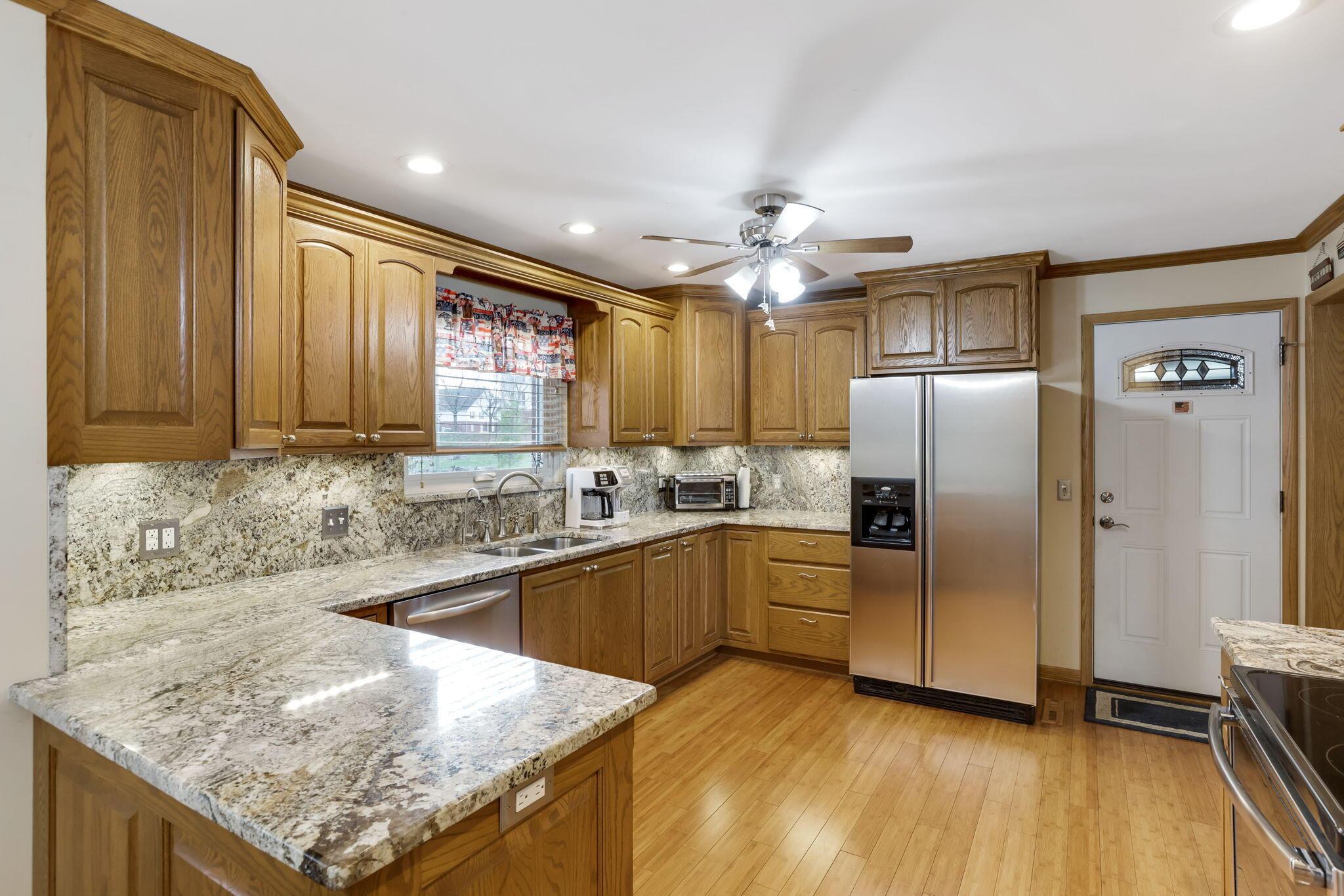 Grove City, Ohio, 43123, United States, 3 Bedrooms Bedrooms, ,3 BathroomsBathrooms,Residential,For Sale,2007789