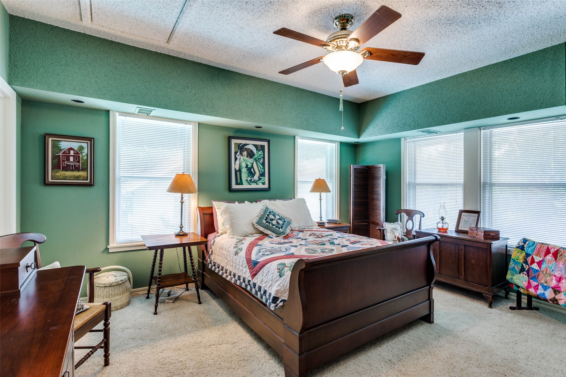 Fort Worth, Texas, 76110, United States, 4 Bedrooms Bedrooms, ,3 BathroomsBathrooms,Residential,For Sale,1940133