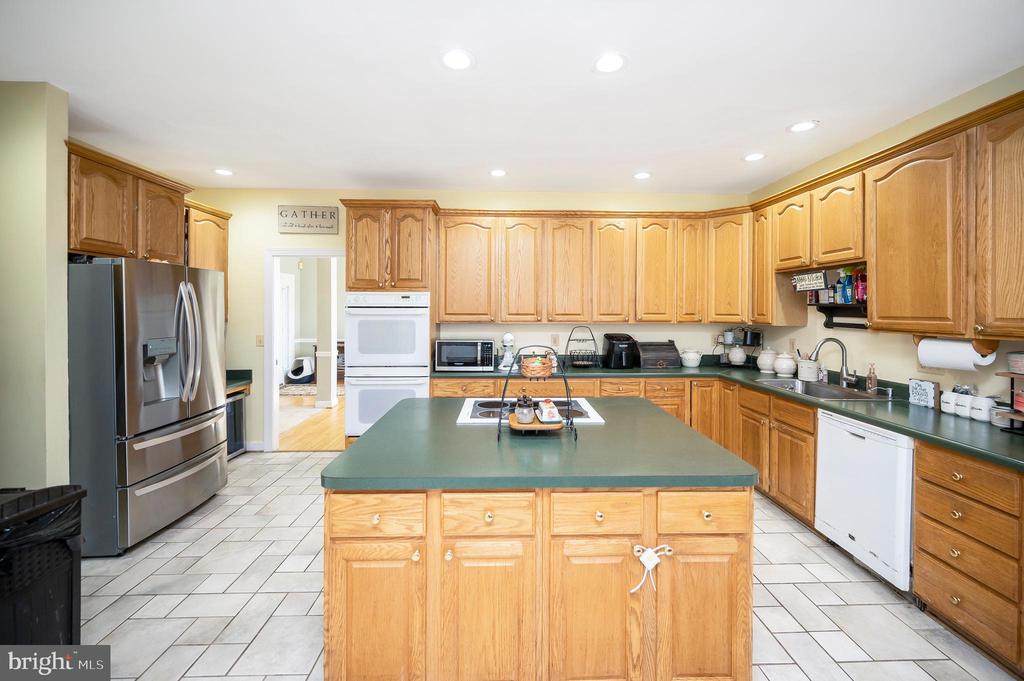 Sumerduck, Virginia, 22742, United States, 4 Bedrooms Bedrooms, ,5 BathroomsBathrooms,Residential,For Sale,2048793