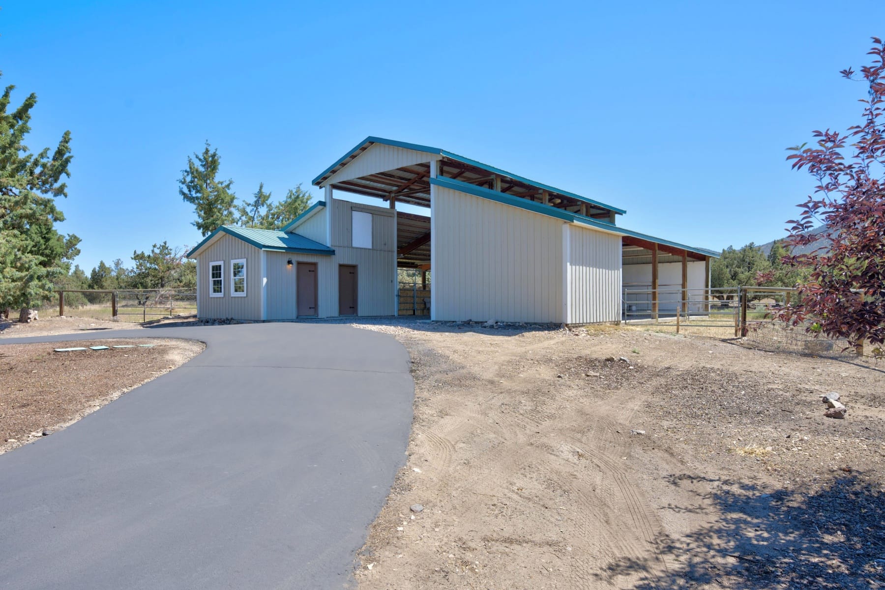 15555 SW Hahlen Avenue Powell Butte, OR 97753 - 物件實景