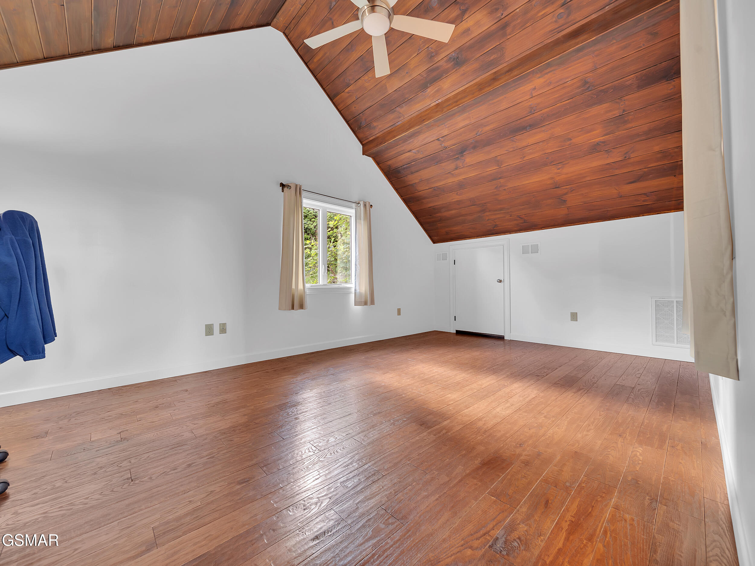 Gatlinburg, Tennessee, 37738, United States, 3 Bedrooms Bedrooms, ,4 BathroomsBathrooms,Residential,For Sale,1828723